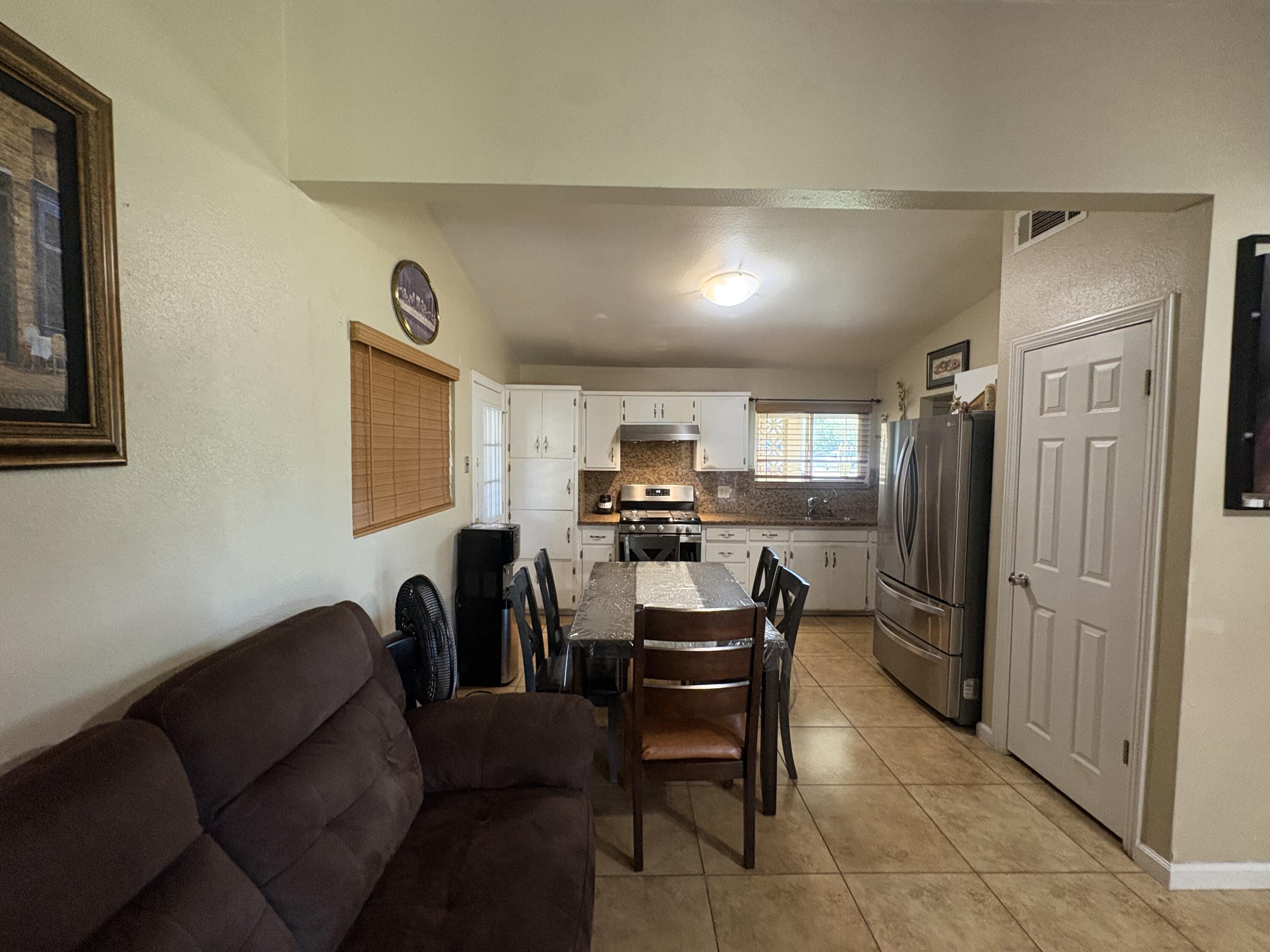 1312 N Gowdy St, Visalia, CA 93292