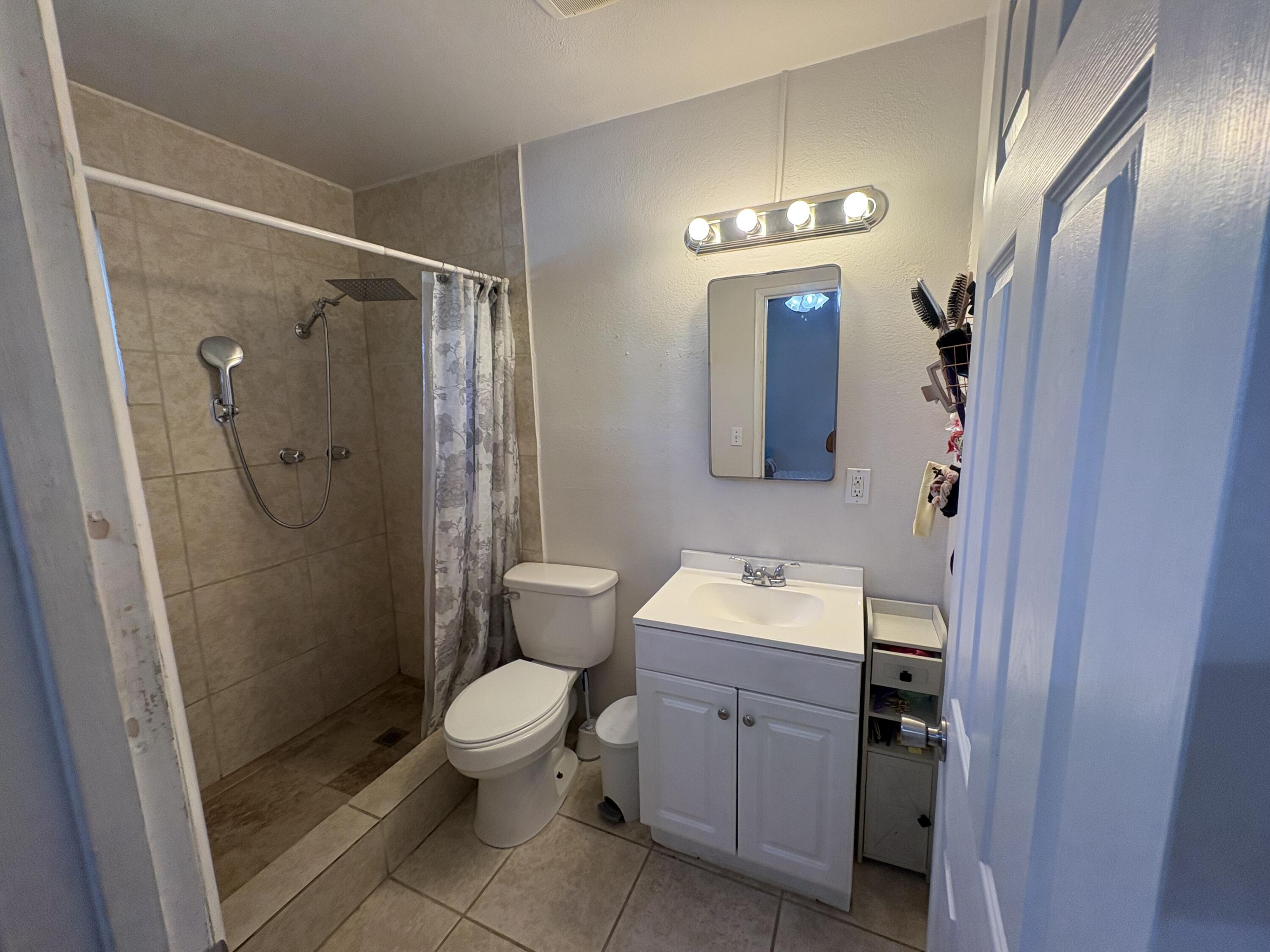 1312 N Gowdy St, Visalia, CA 93292