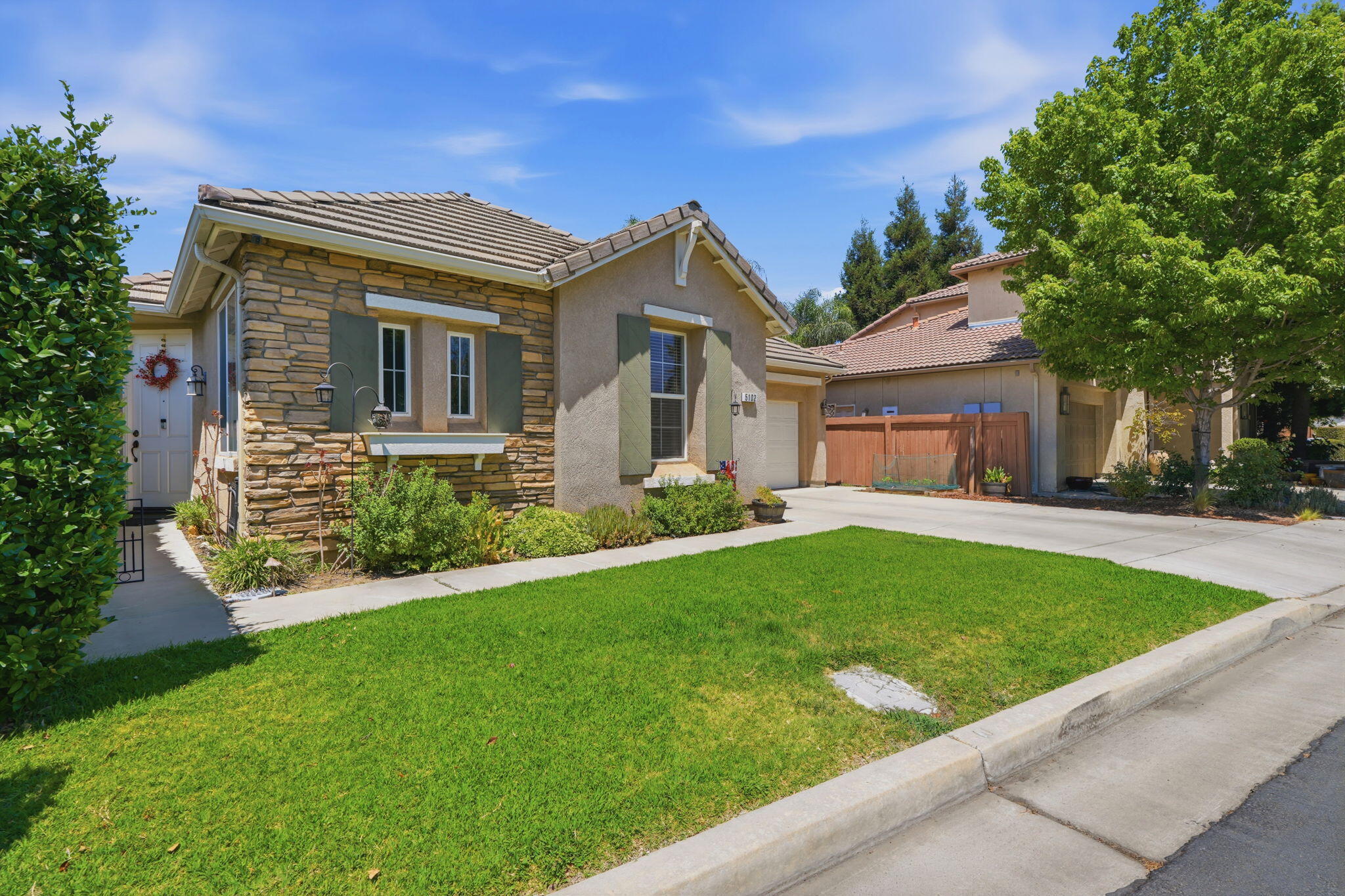 5102 W Fiano, Visalia, CA 93291