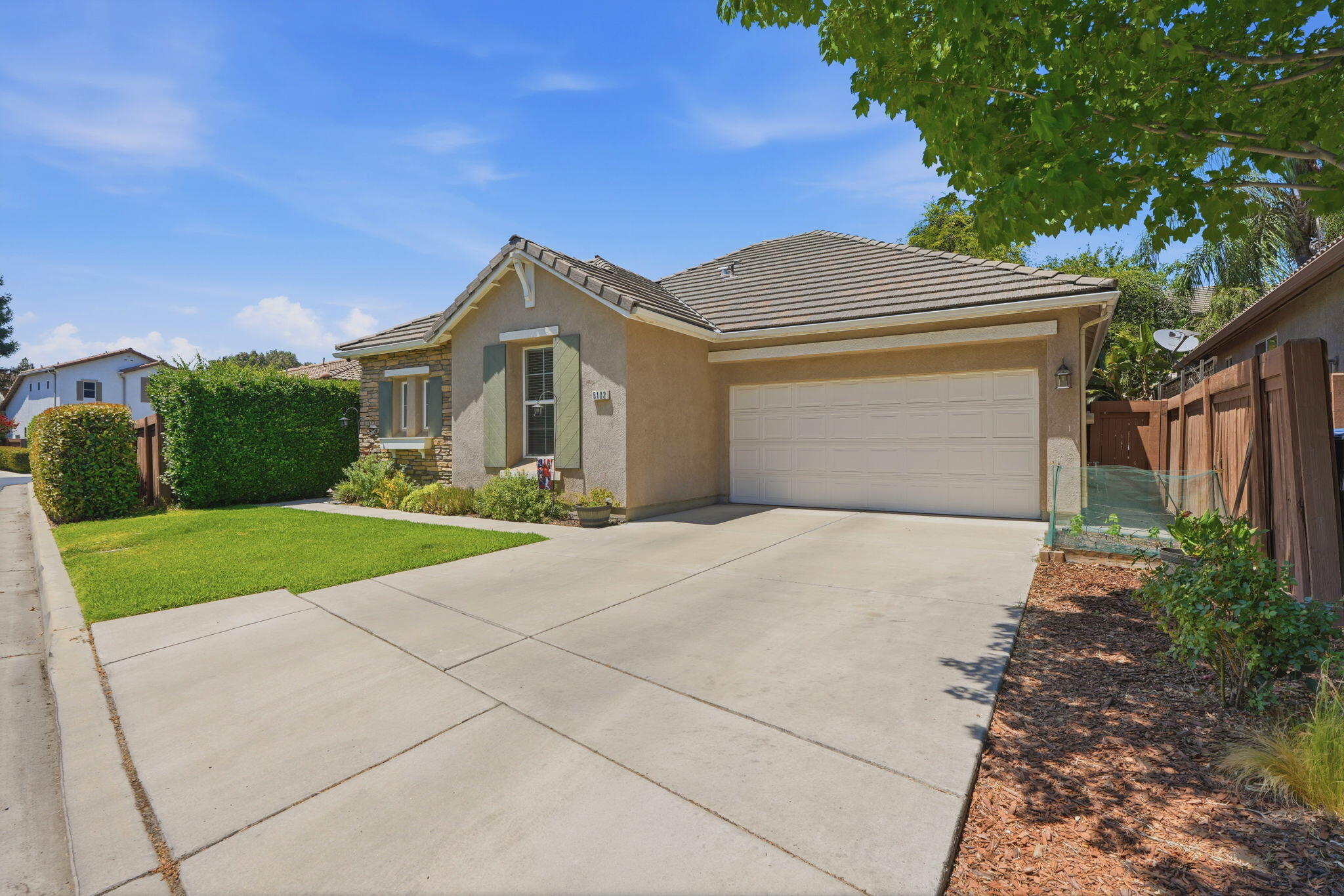 5102 W Fiano, Visalia, CA 93291