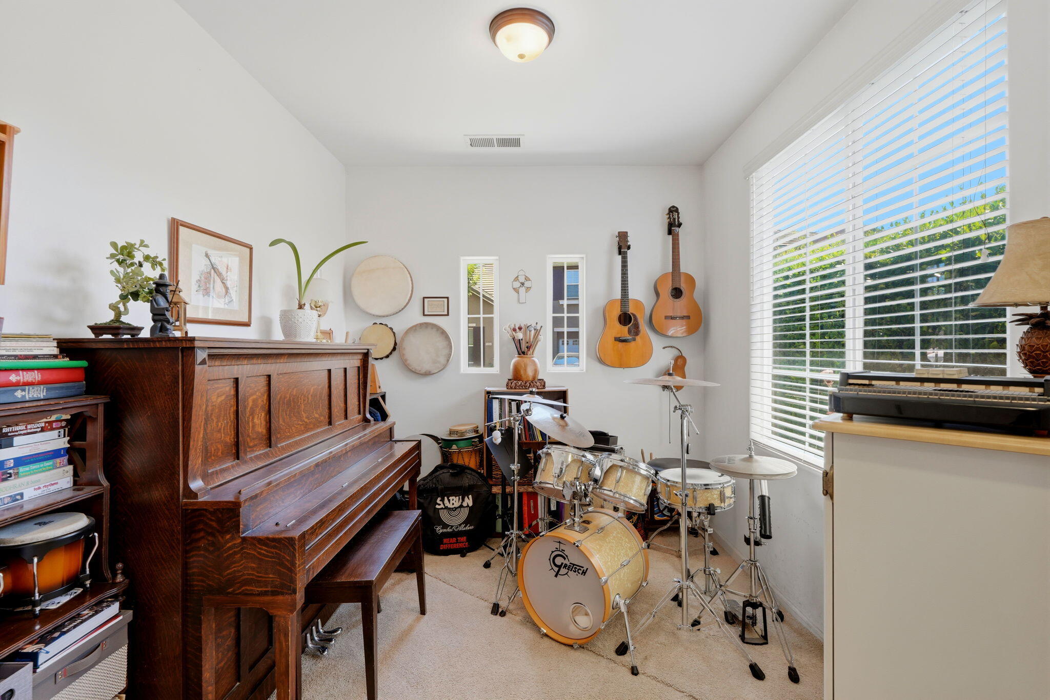 5102 W Fiano, Visalia, CA 93291