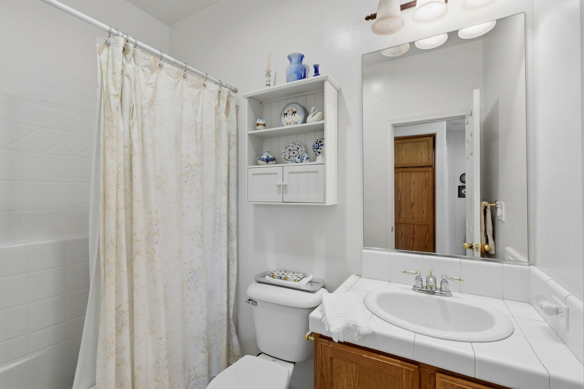 5102 W Fiano, Visalia, CA 93291