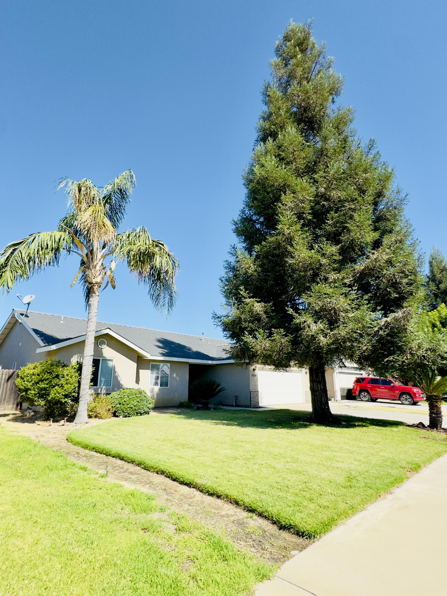 1009 S Elverta St, Visalia, CA 93292