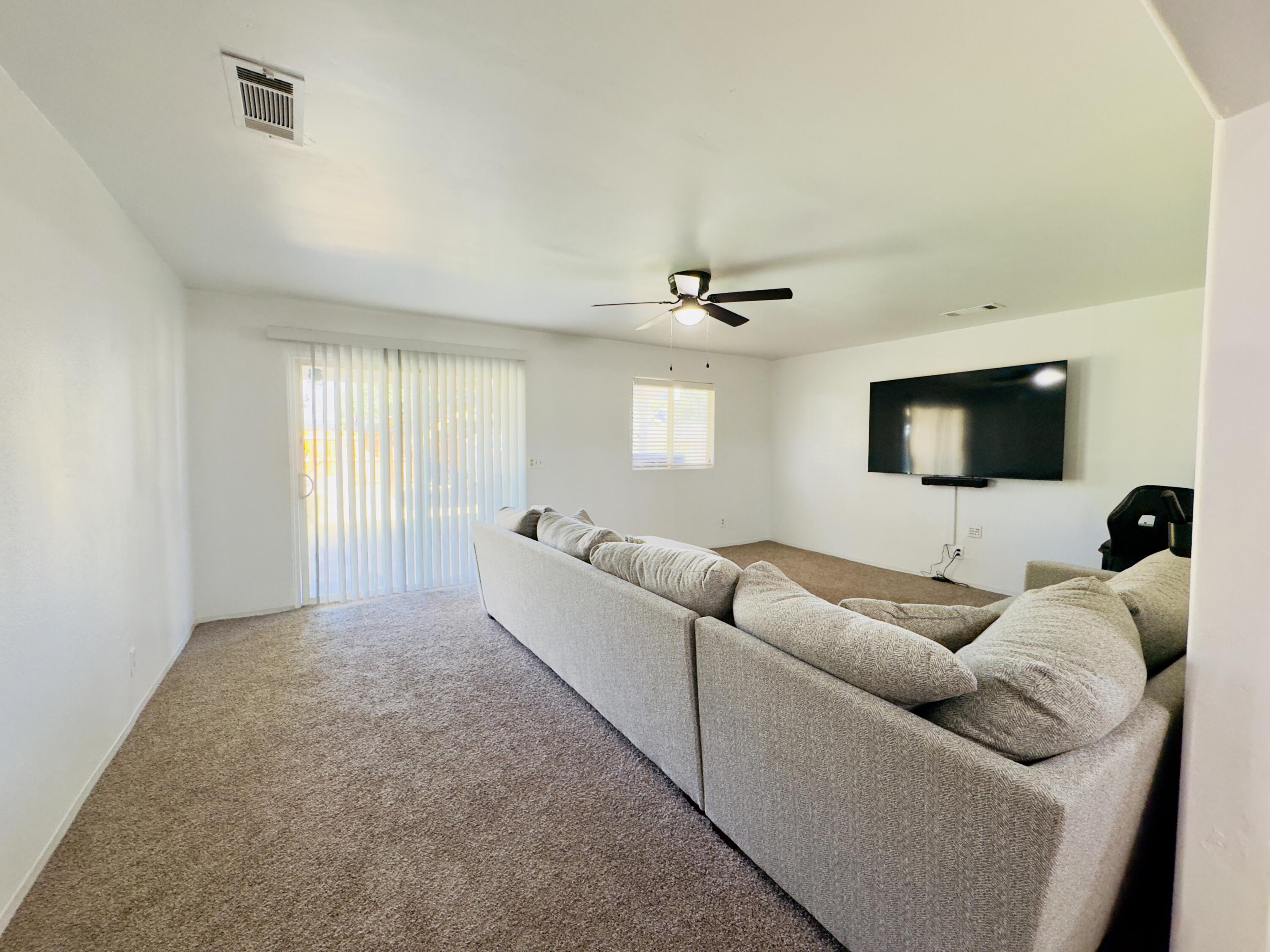 1009 S Elverta St, Visalia, CA 93292
