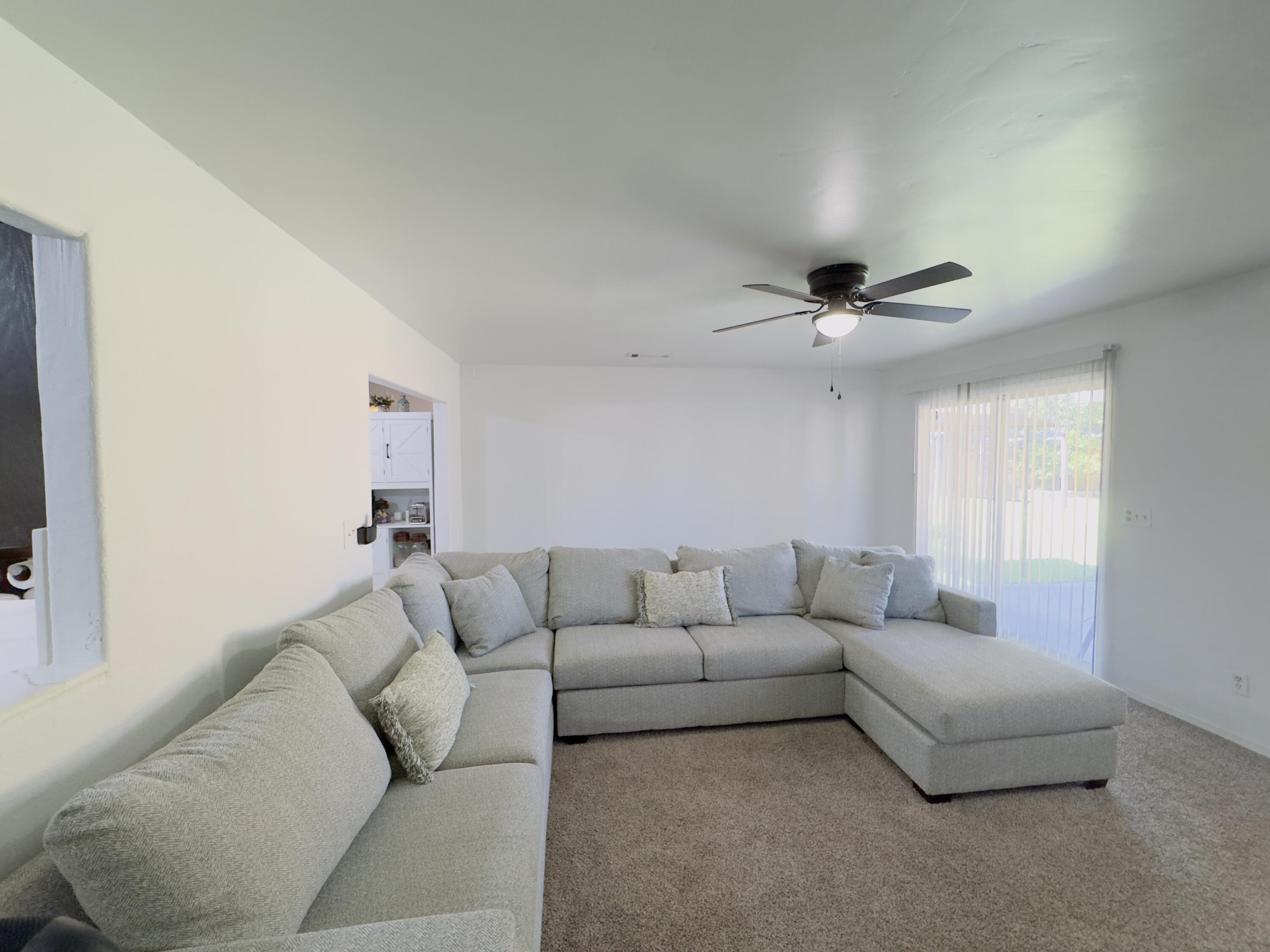 1009 S Elverta St, Visalia, CA 93292