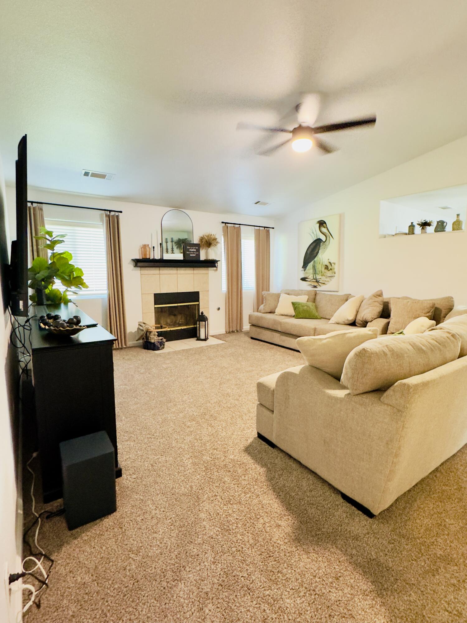 1009 S Elverta St, Visalia, CA 93292