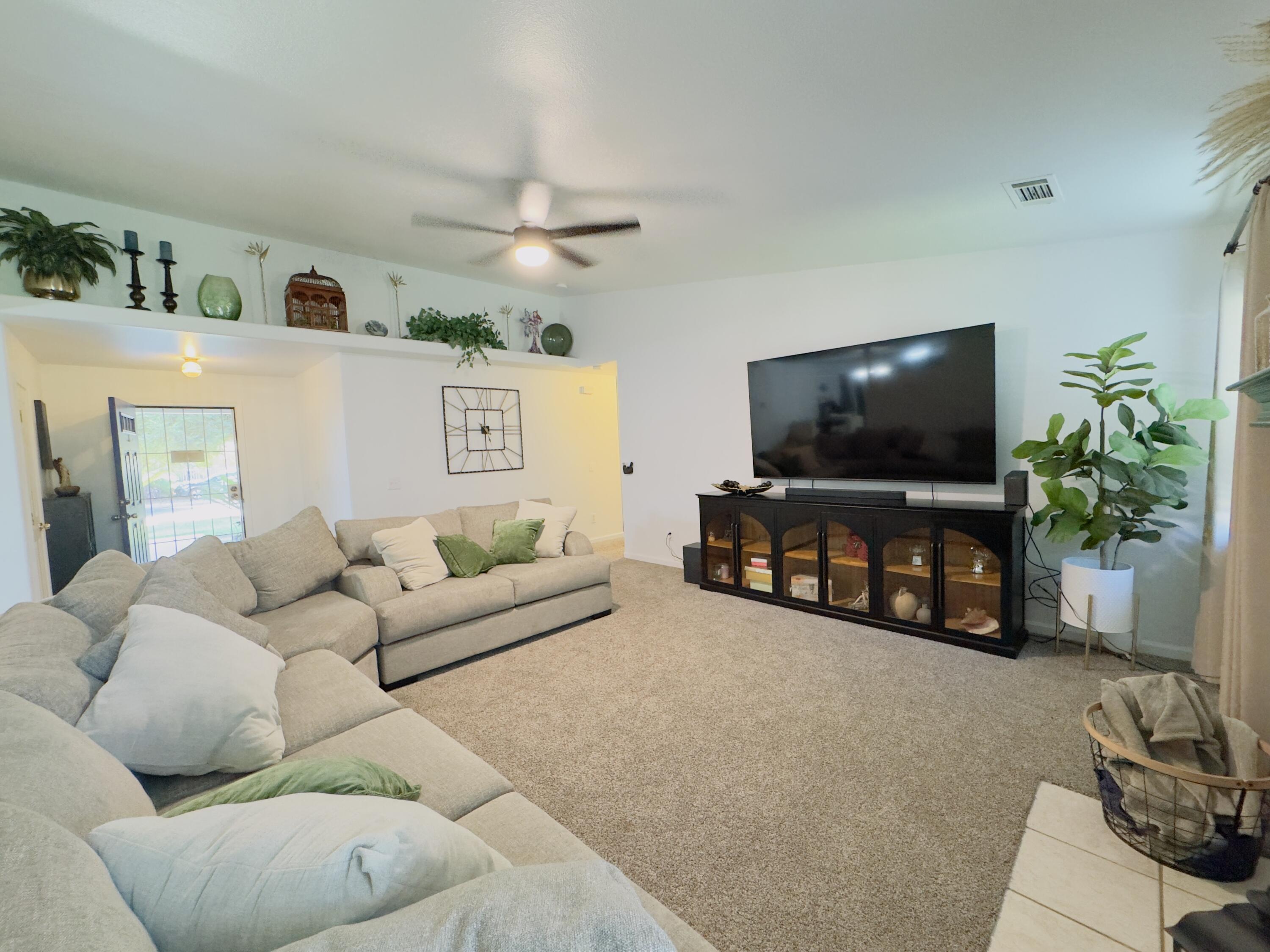 1009 S Elverta St, Visalia, CA 93292