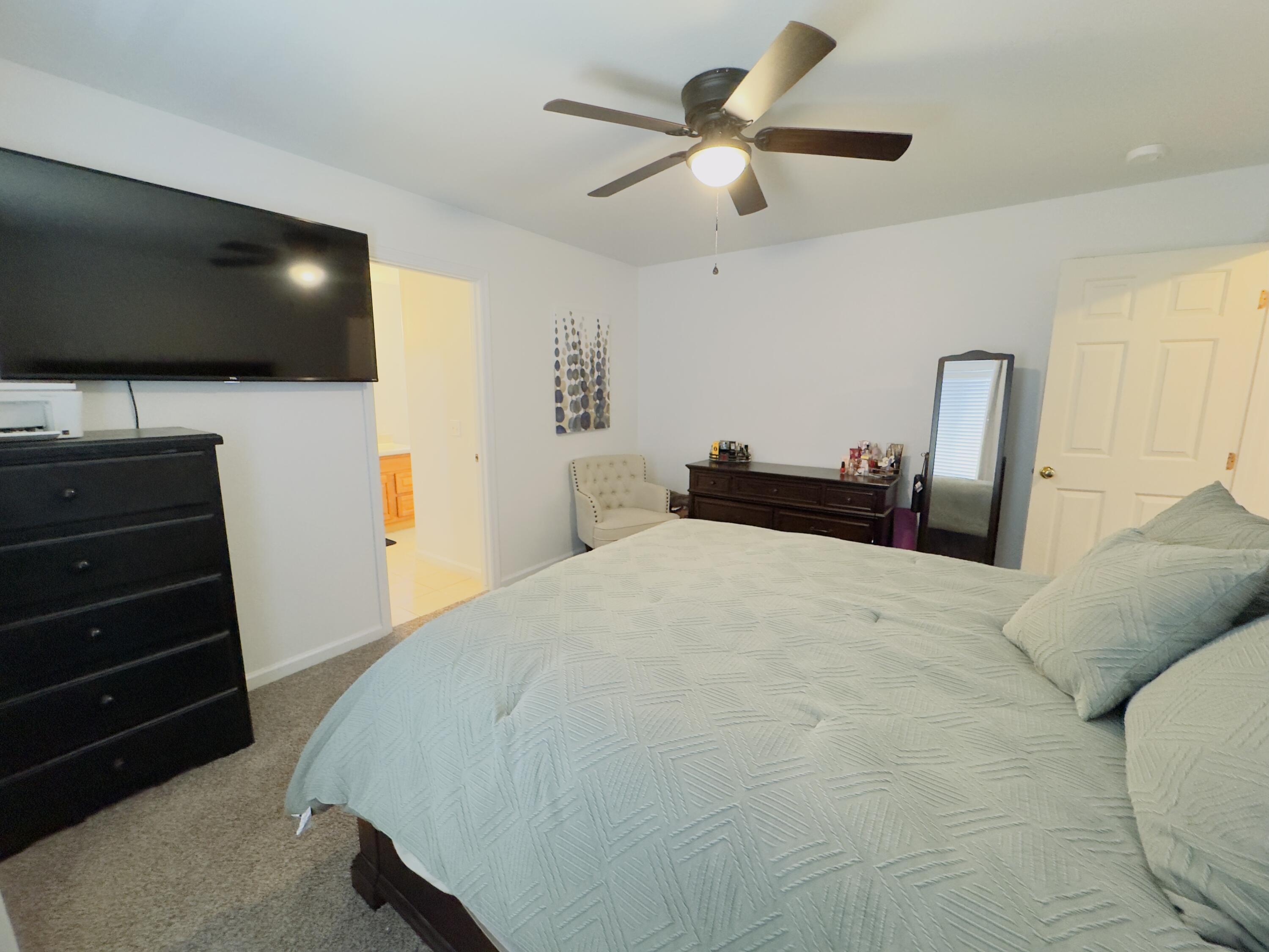 1009 S Elverta St, Visalia, CA 93292