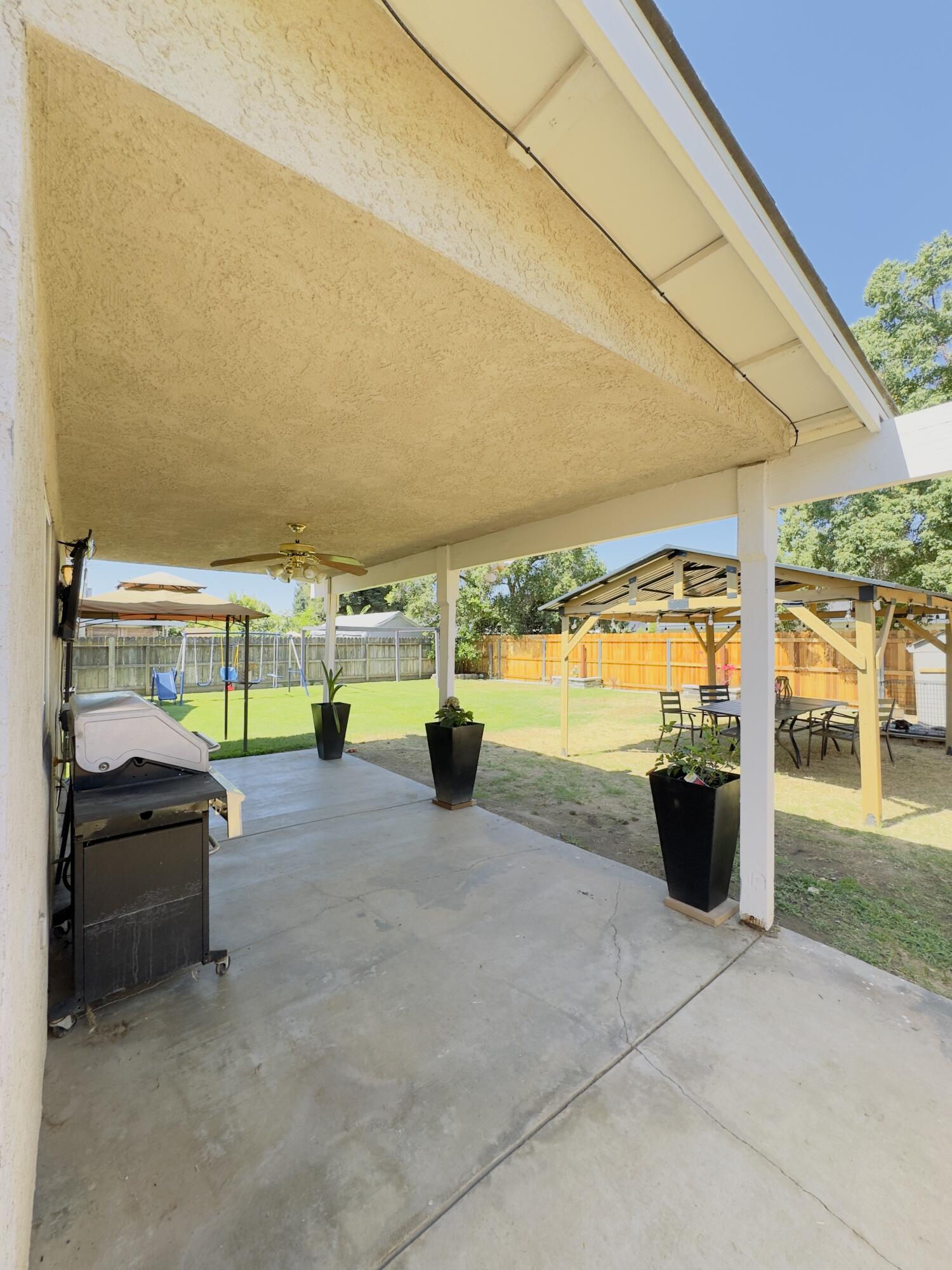 1009 S Elverta St, Visalia, CA 93292