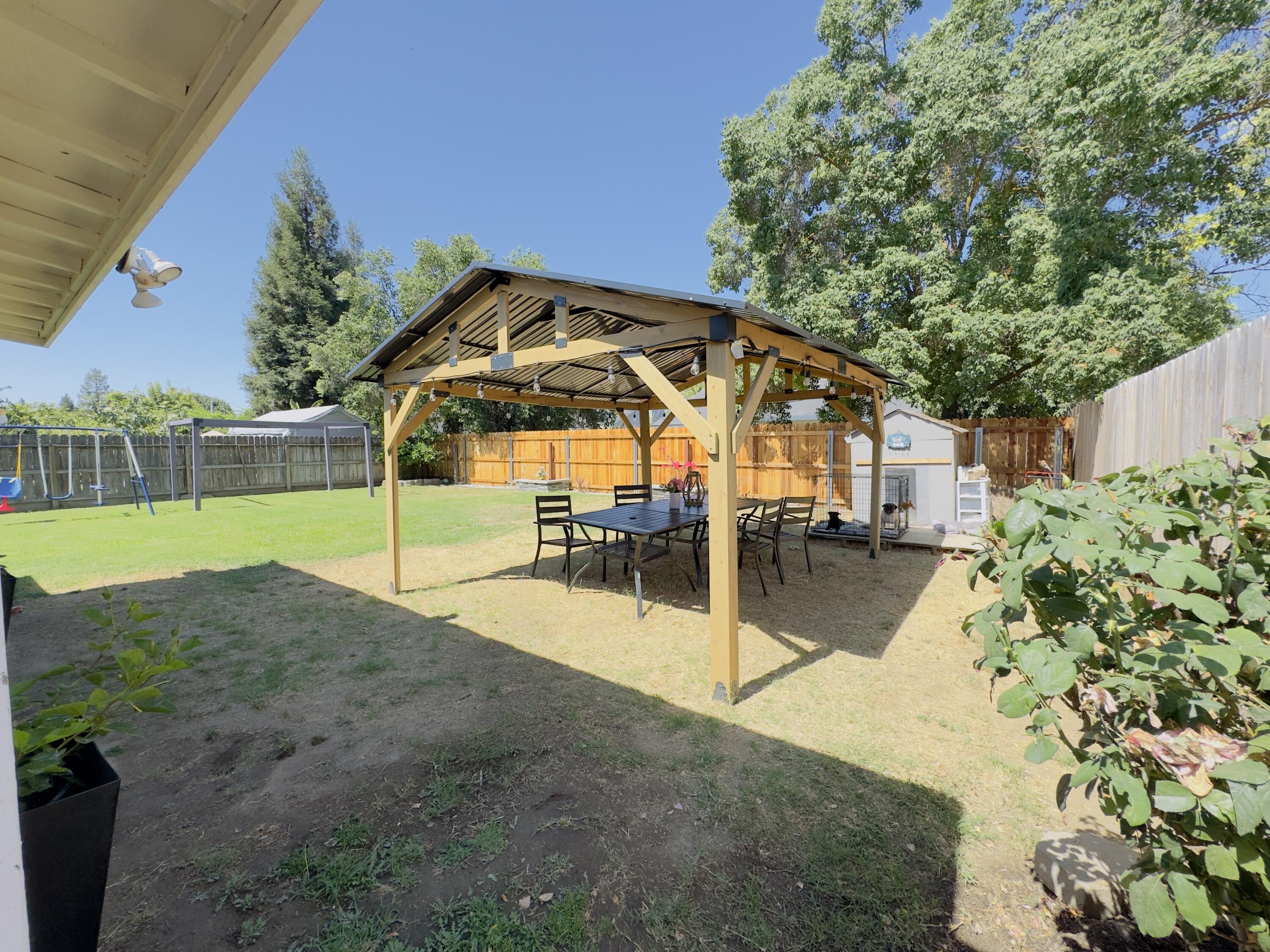 1009 S Elverta St, Visalia, CA 93292