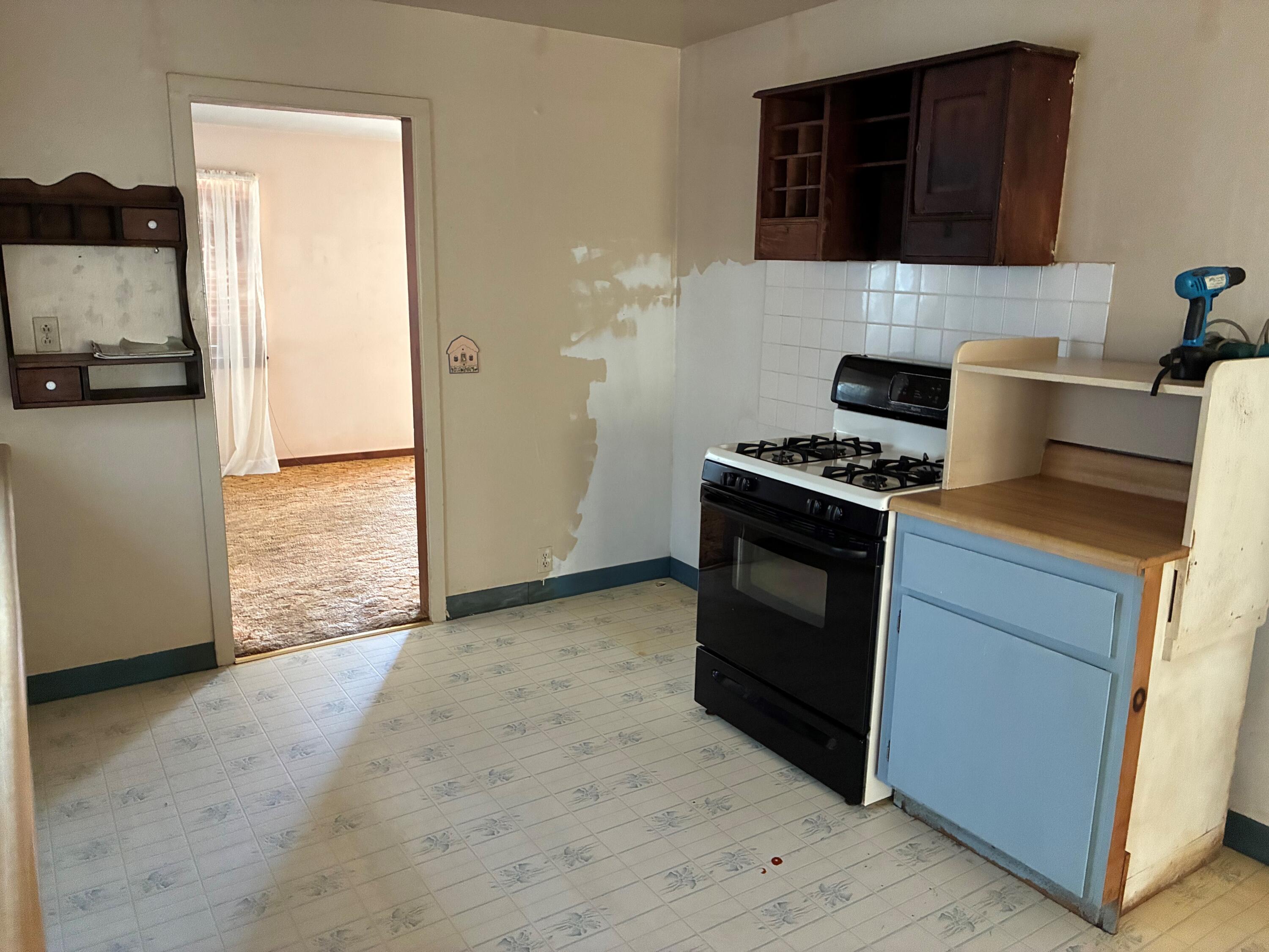 223 S Evans Rd, Tipton, CA 93272