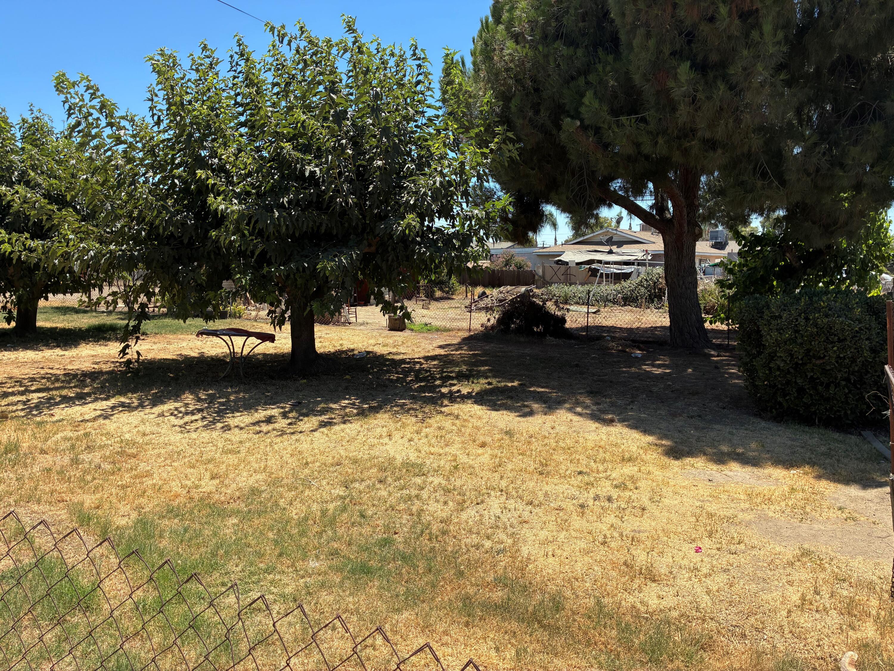 223 S Evans Rd, Tipton, CA 93272