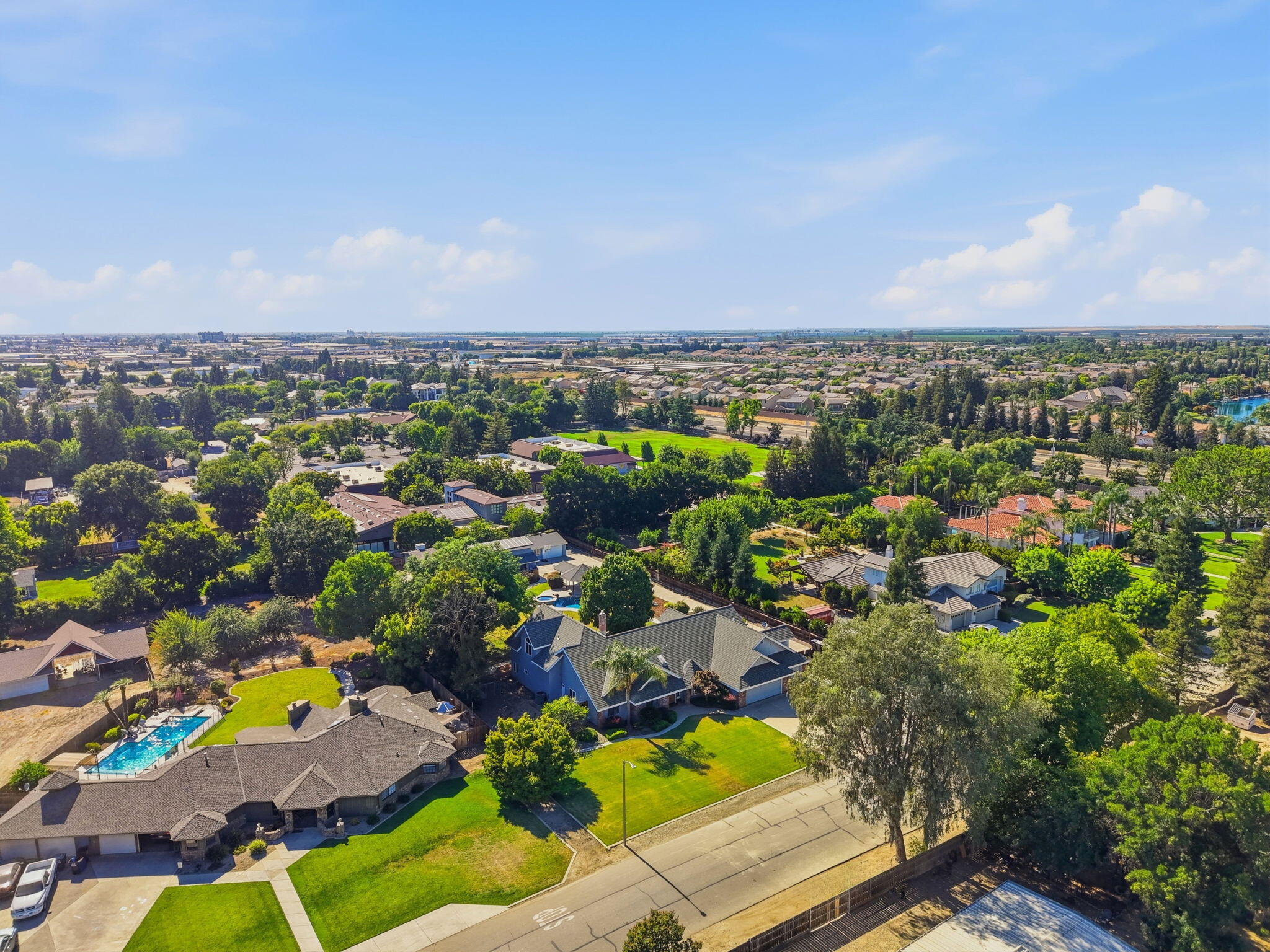 1203 N Tommy Ct, Visalia, CA 93291