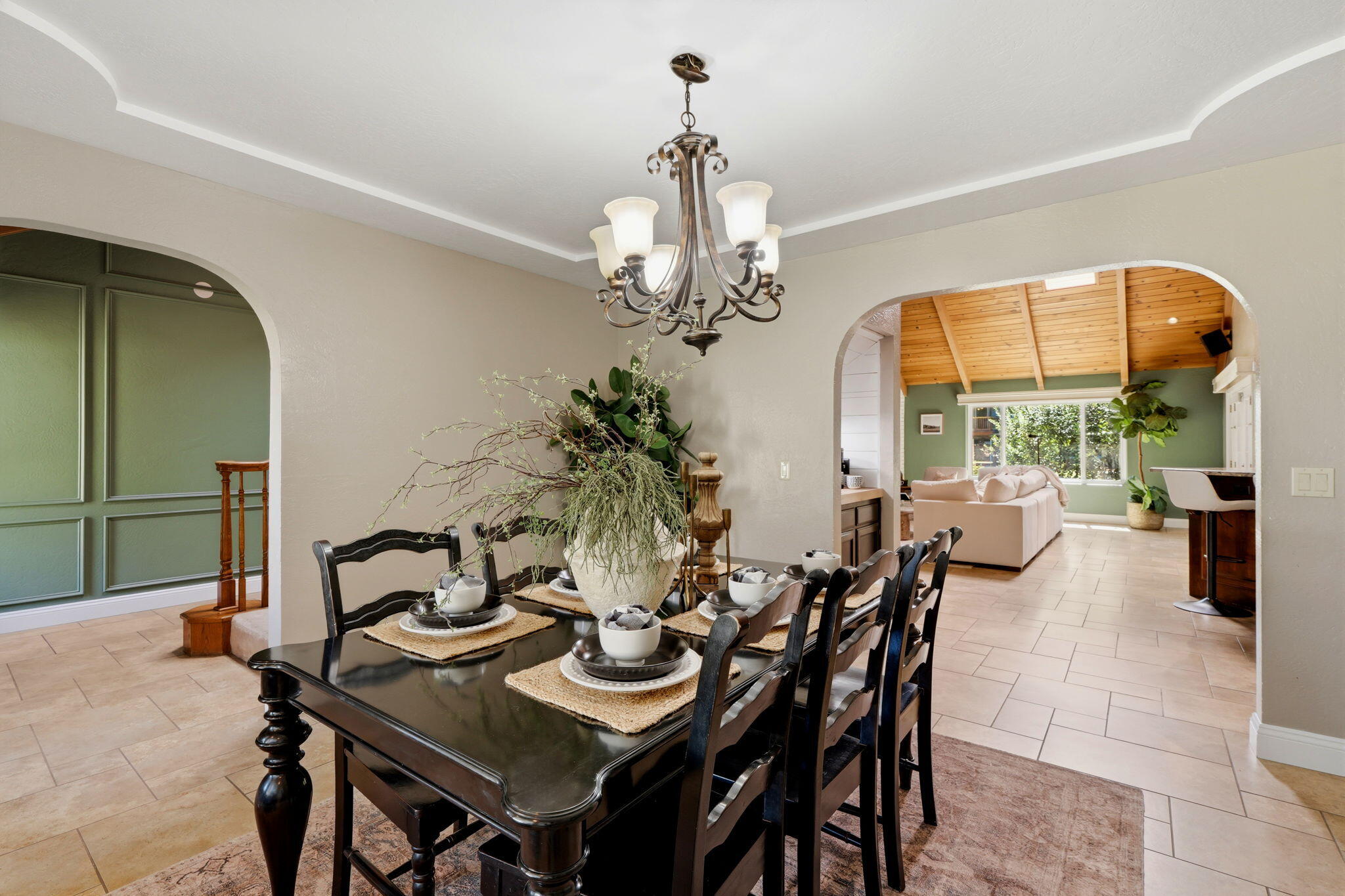 1203 N Tommy Ct, Visalia, CA 93291