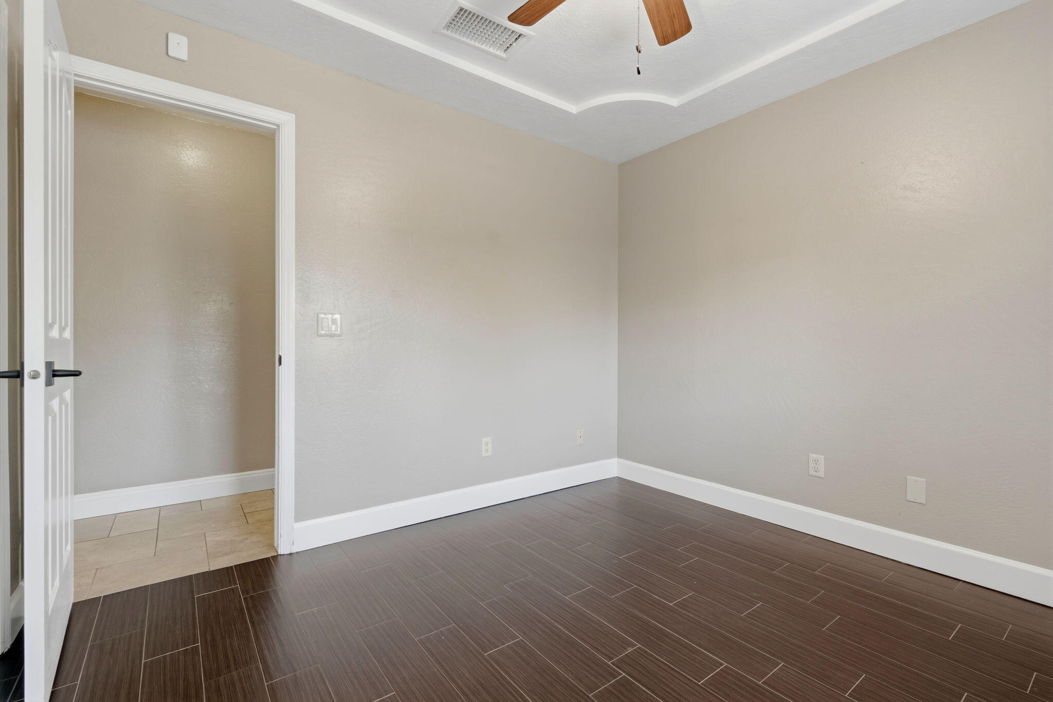 1203 N Tommy Ct, Visalia, CA 93291