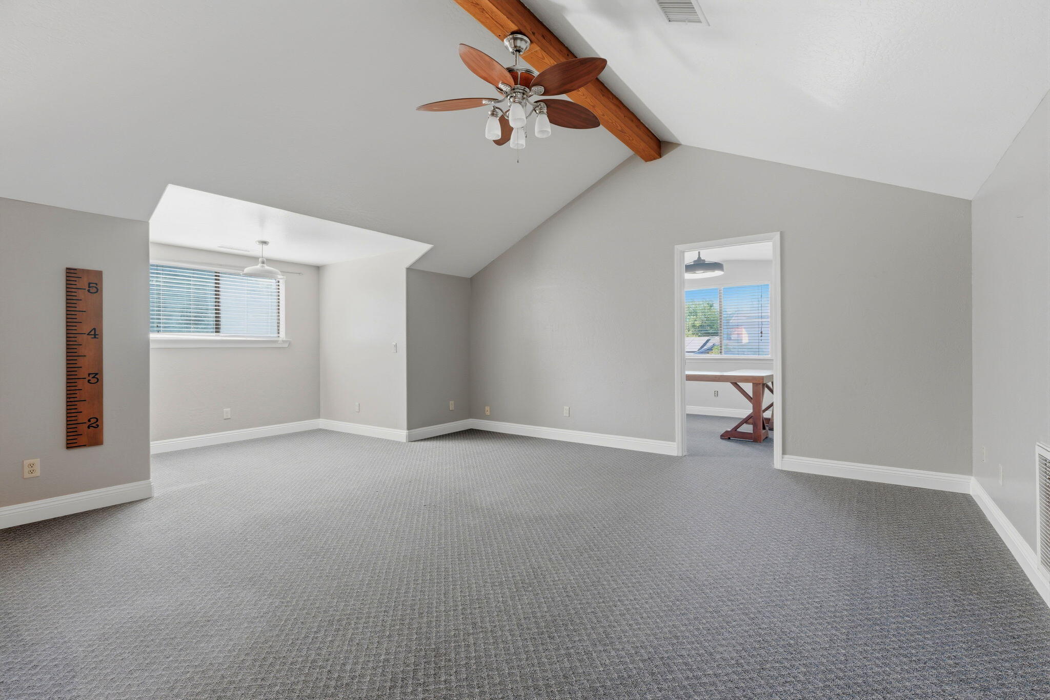 1203 N Tommy Ct, Visalia, CA 93291