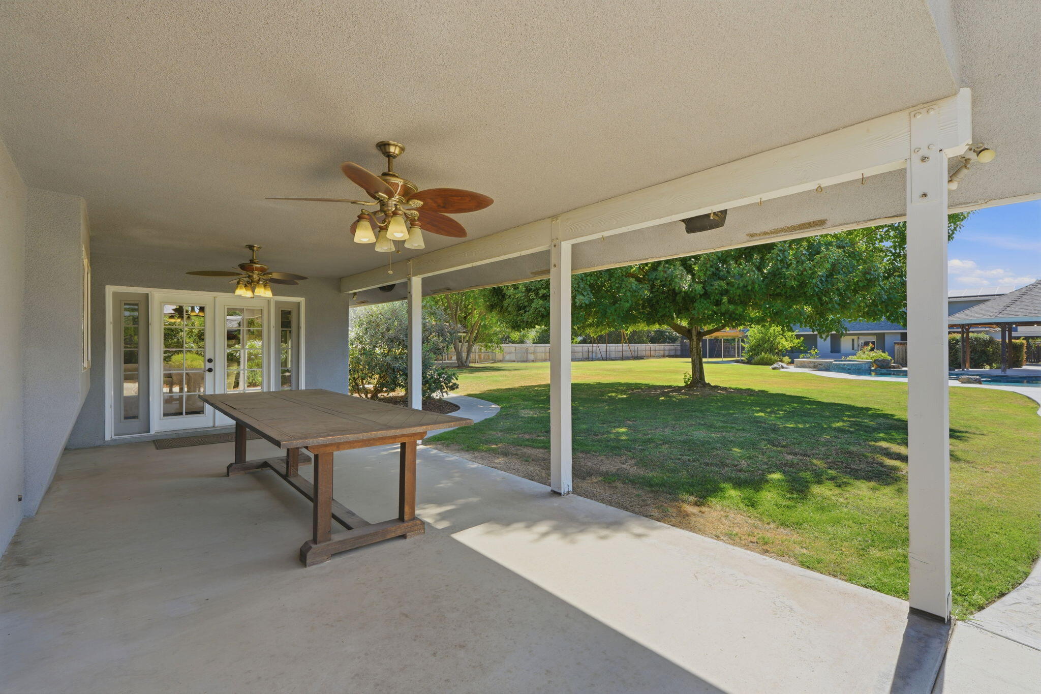 1203 N Tommy Ct, Visalia, CA 93291