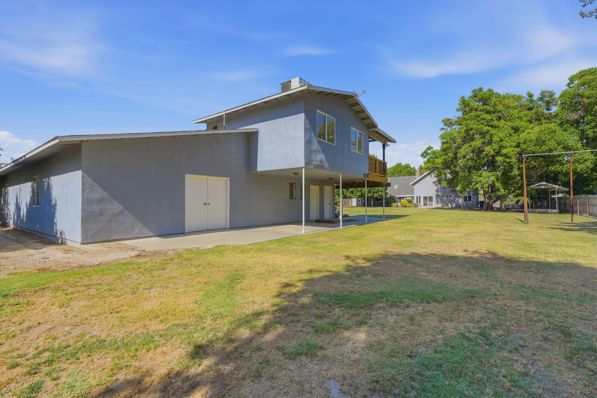 1203 N Tommy Ct, Visalia, CA 93291