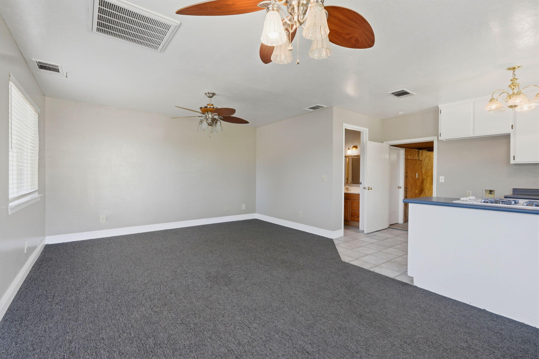 1203 N Tommy Ct, Visalia, CA 93291