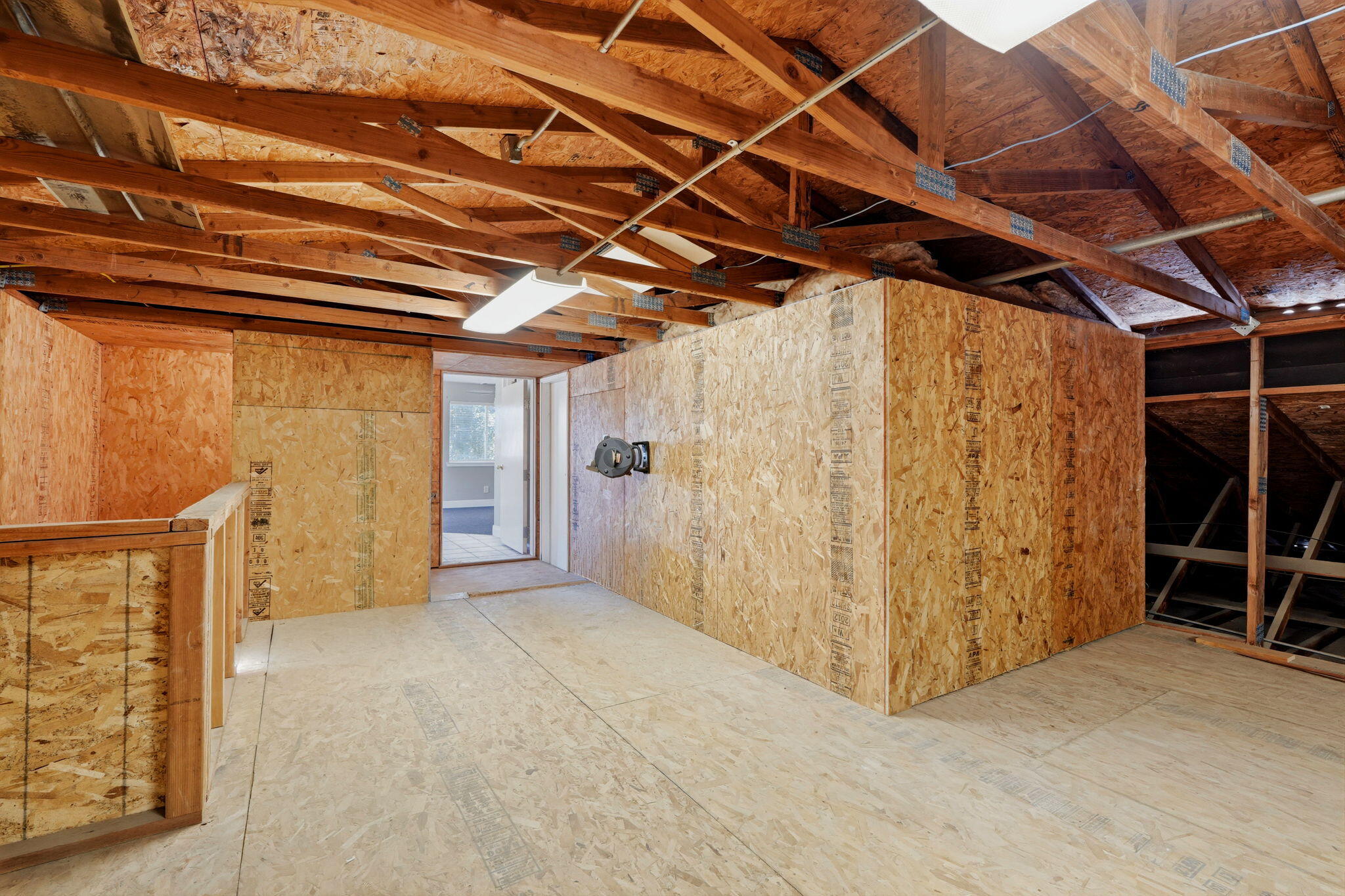 1203 N Tommy Ct, Visalia, CA 93291