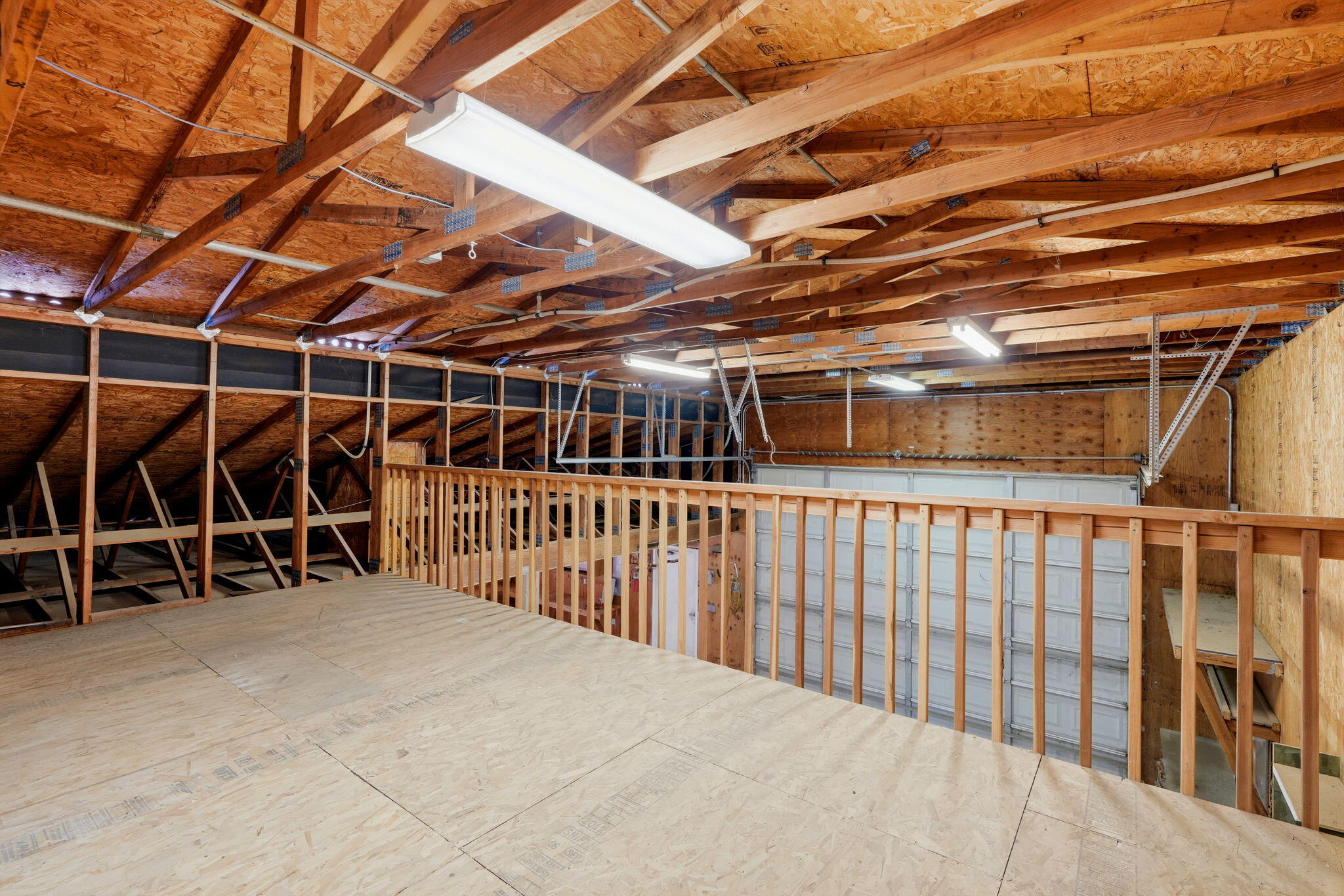 1203 N Tommy Ct, Visalia, CA 93291