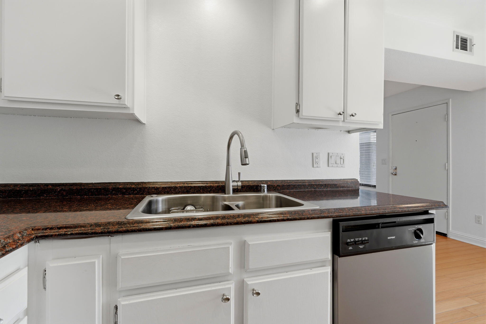 1160 Sumner Pl #C, Santa Maria, CA 93455