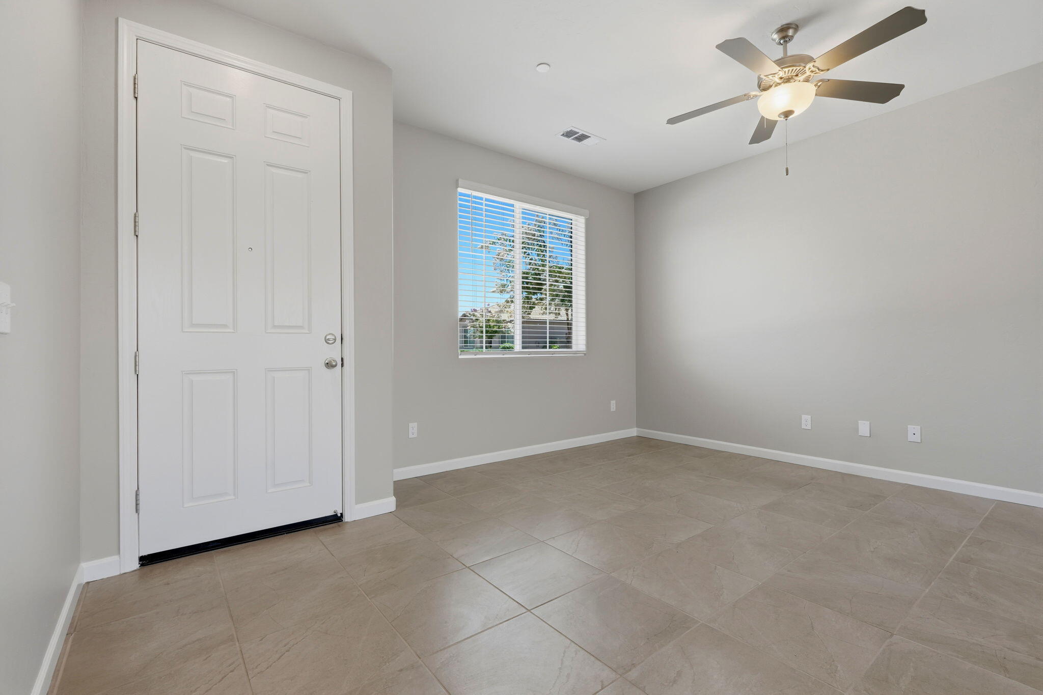 4520 W Flagstaff Ave, Visalia, CA 93291