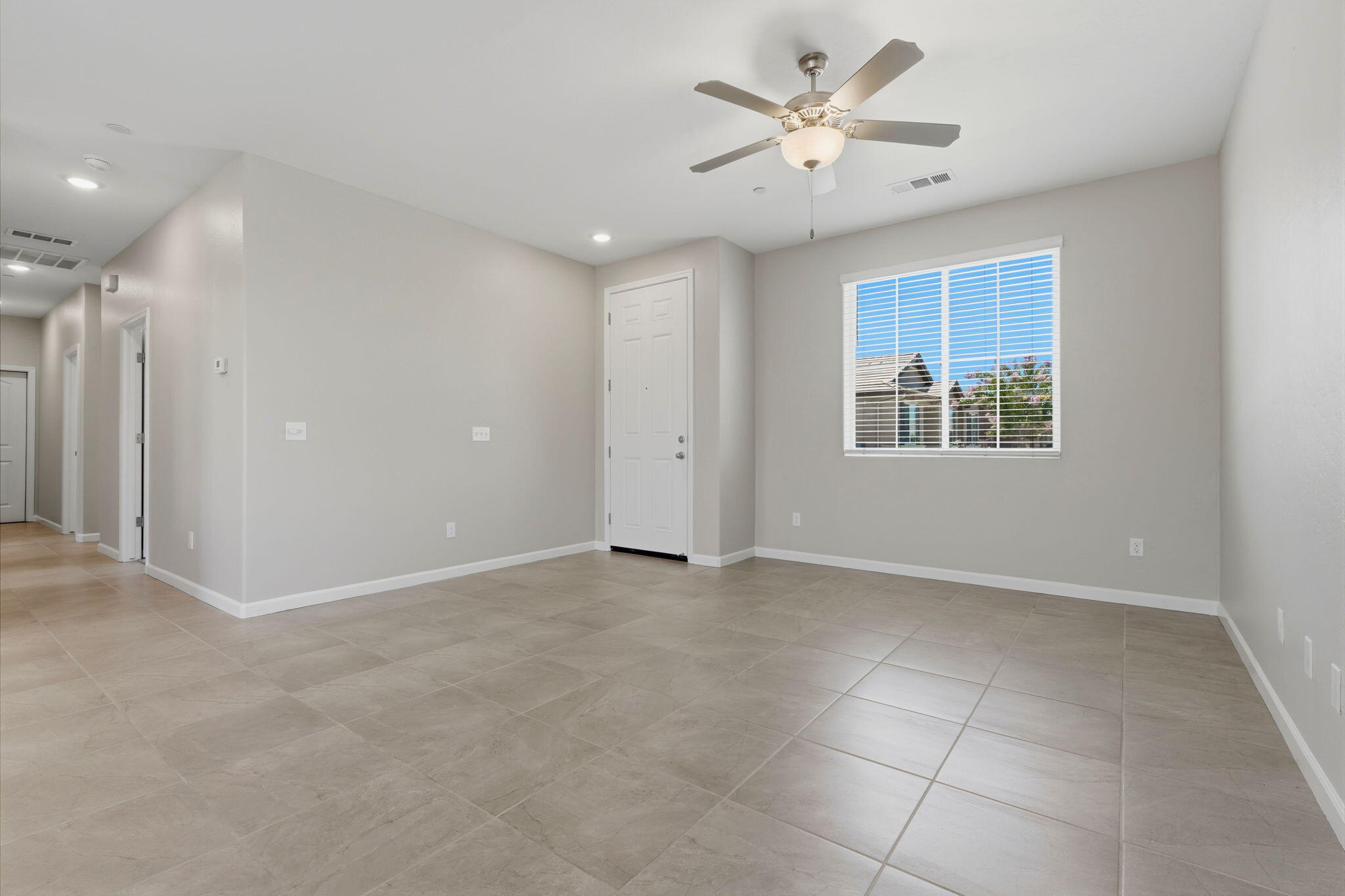 4520 W Flagstaff Ave, Visalia, CA 93291
