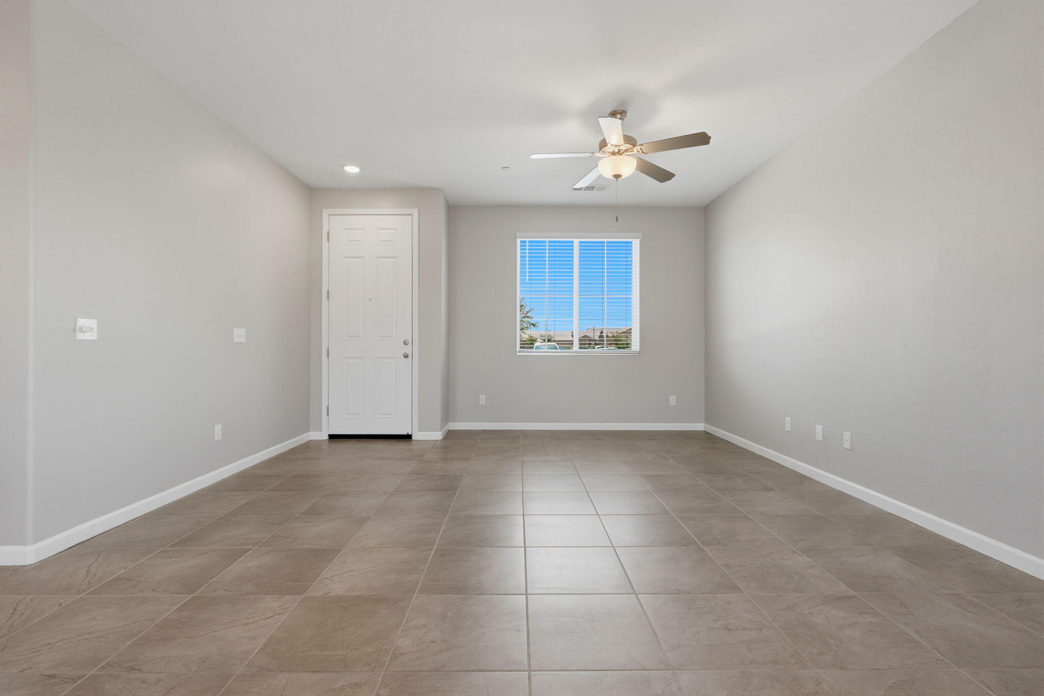 4520 W Flagstaff Ave, Visalia, CA 93291