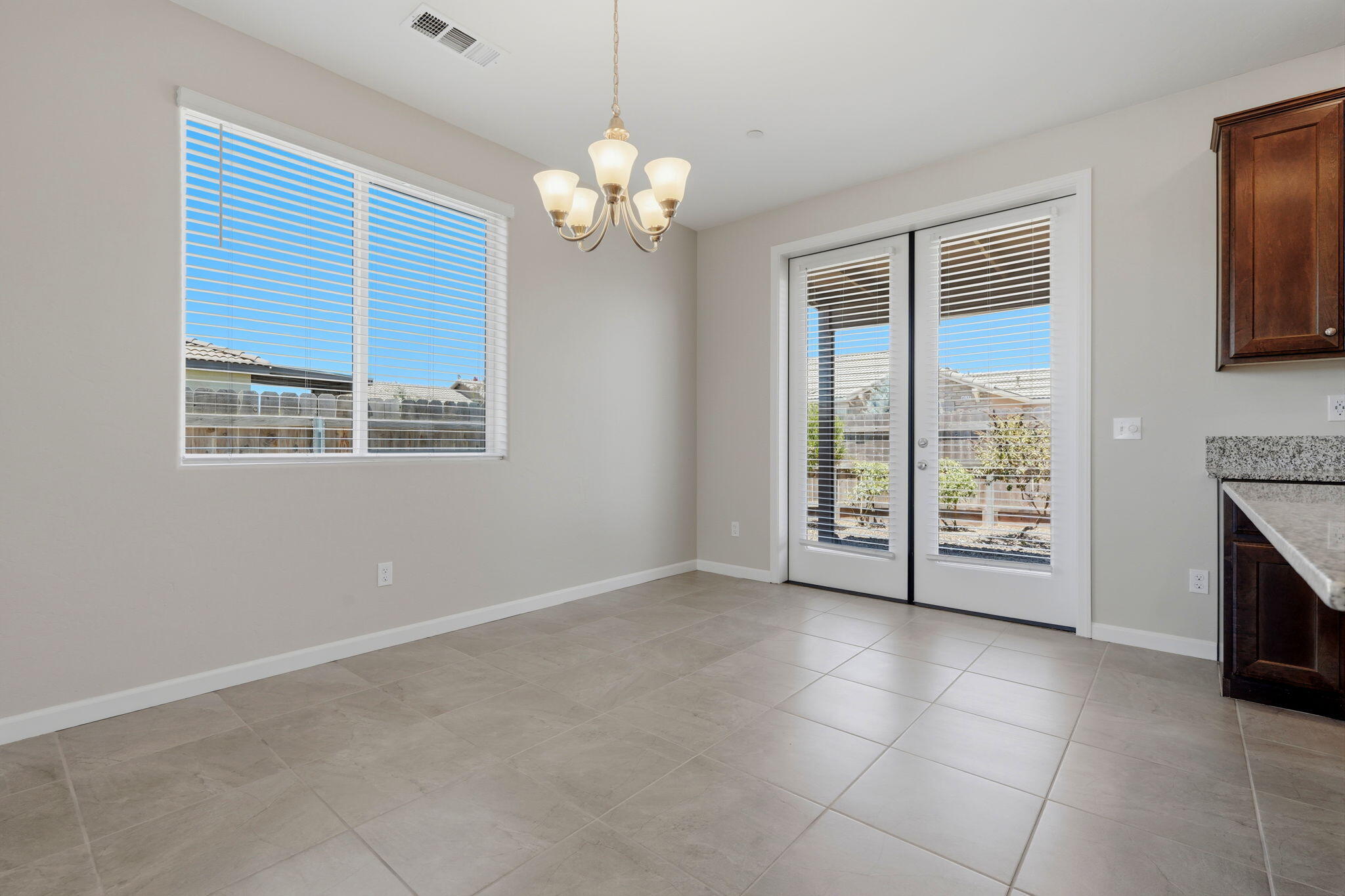 4520 W Flagstaff Ave, Visalia, CA 93291