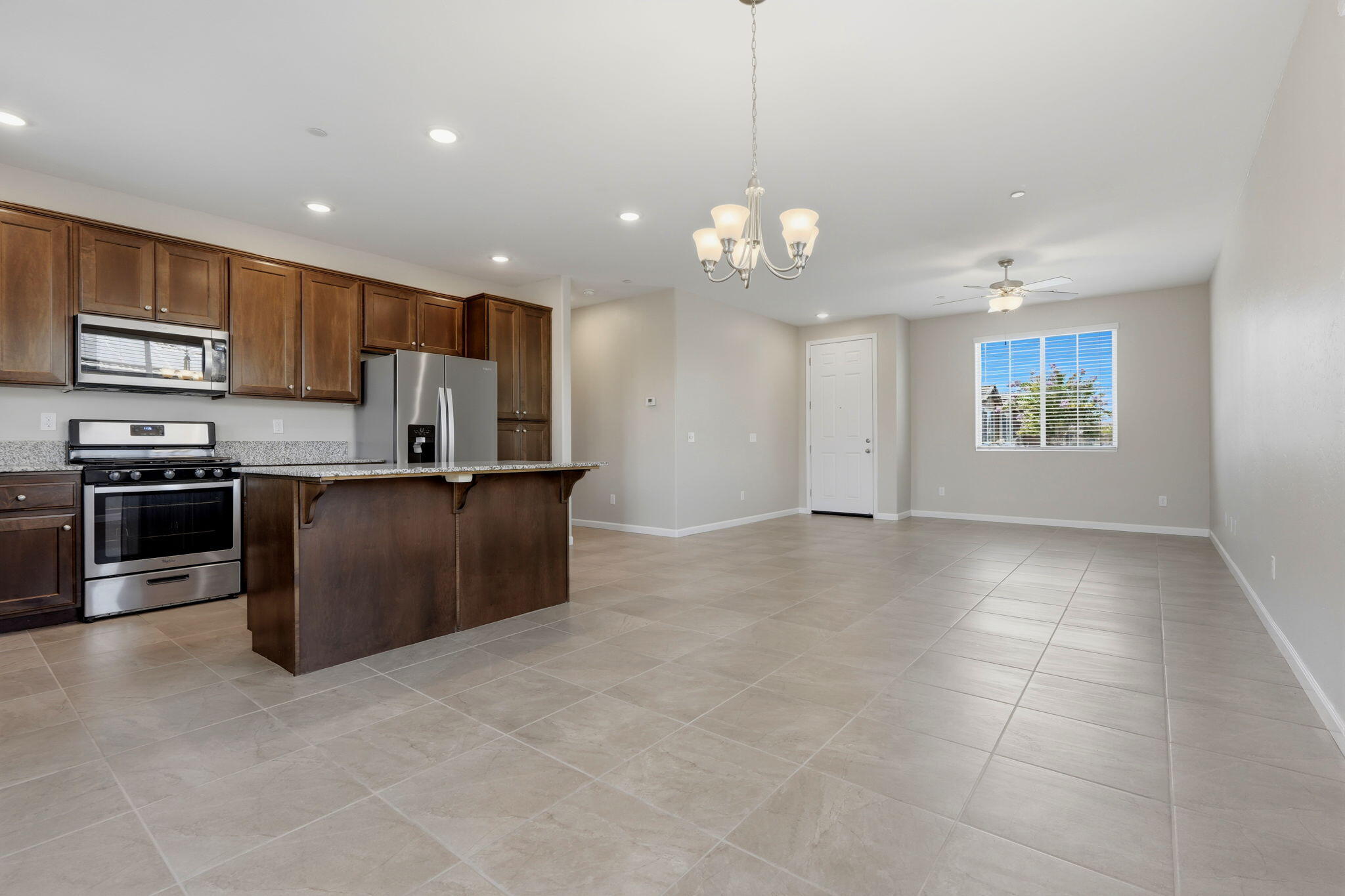 4520 W Flagstaff Ave, Visalia, CA 93291