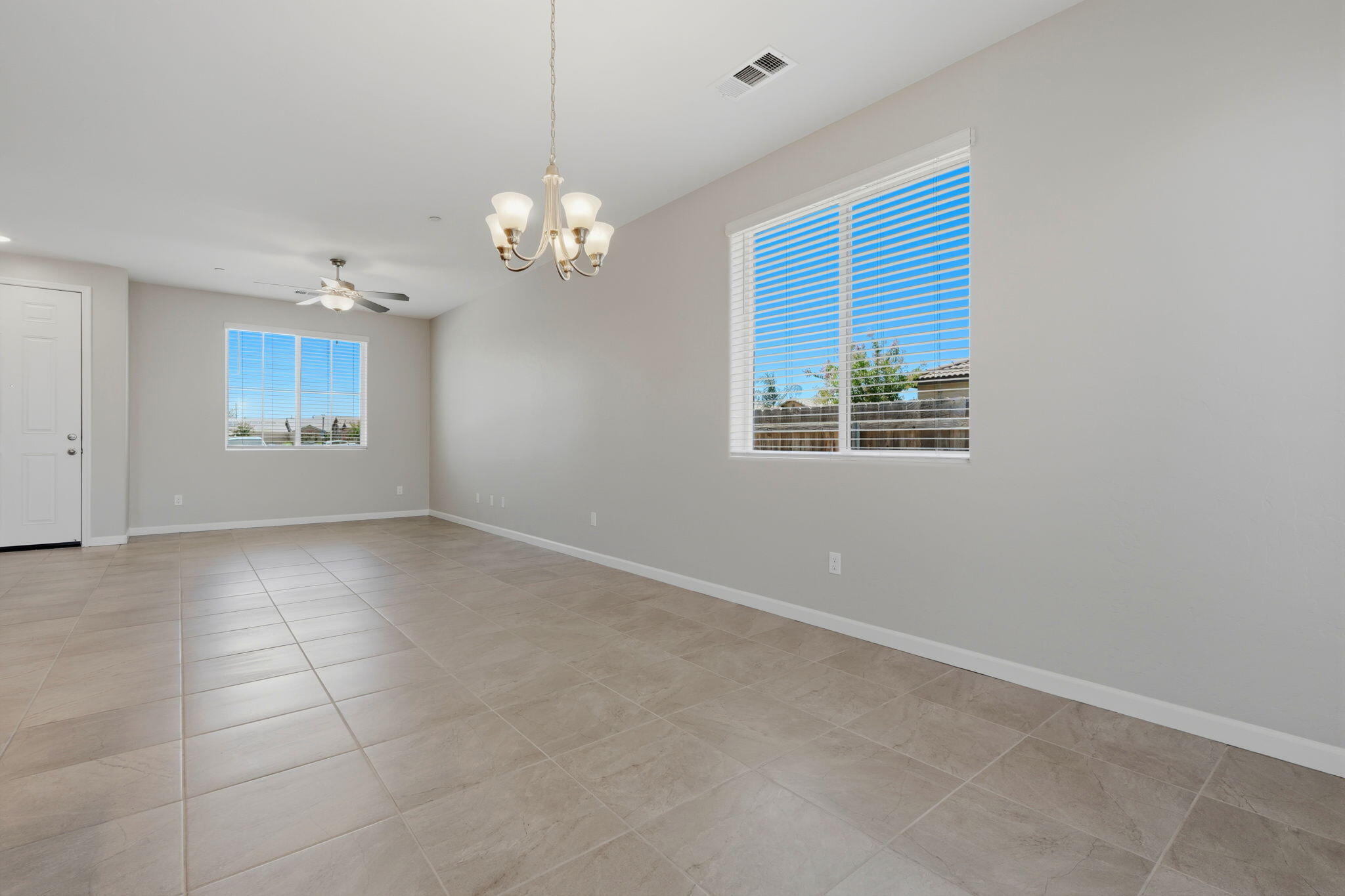 4520 W Flagstaff Ave, Visalia, CA 93291
