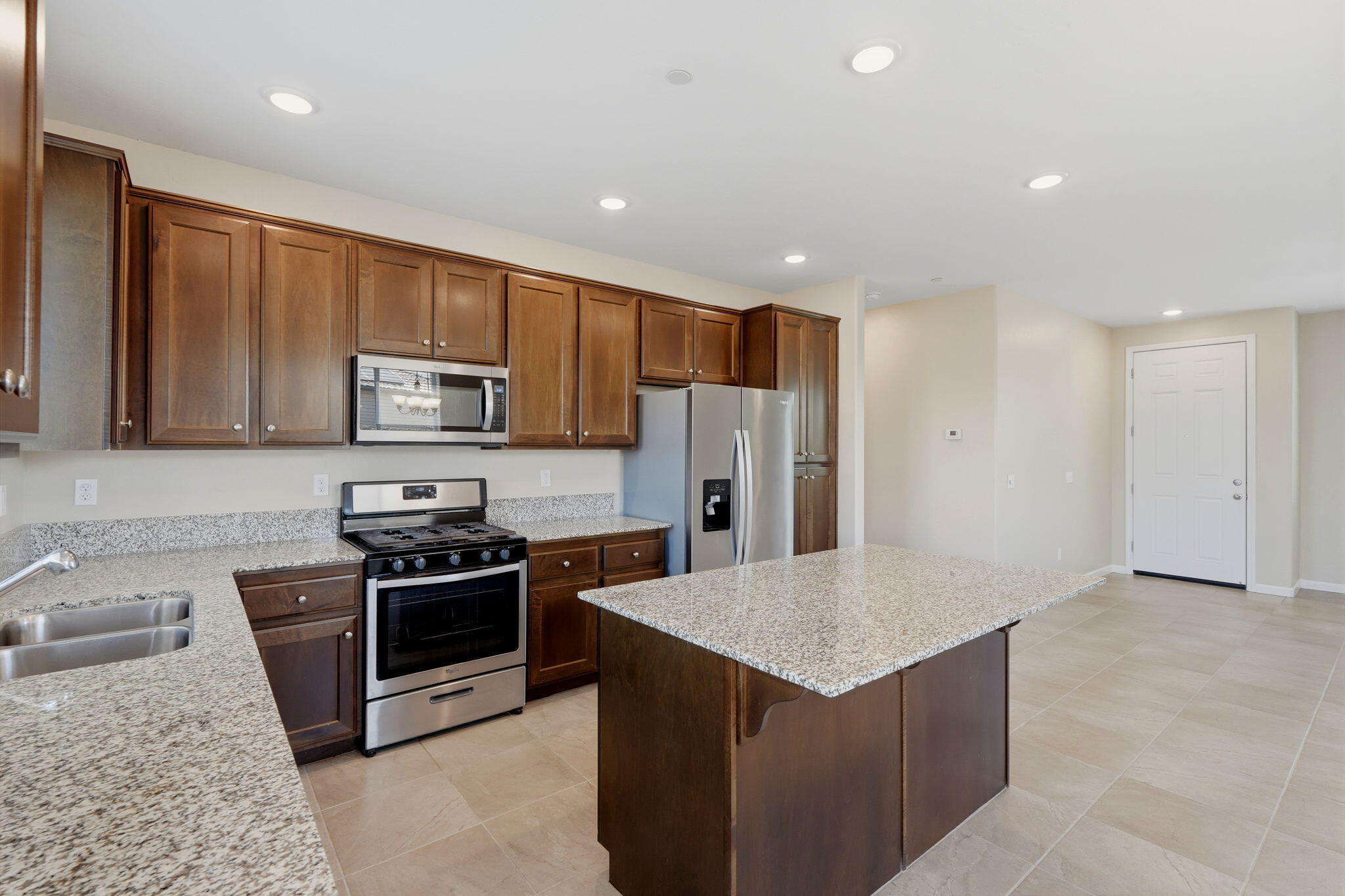 4520 W Flagstaff Ave, Visalia, CA 93291