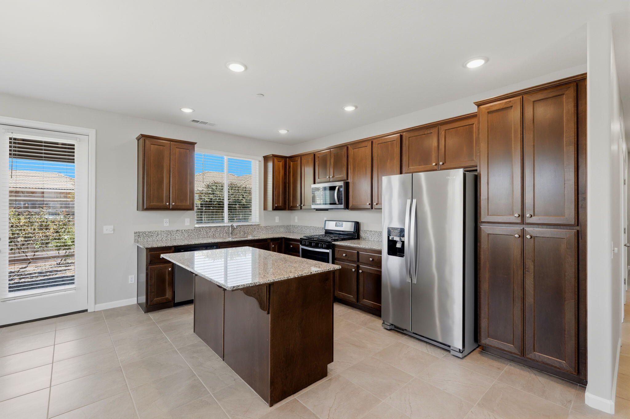 4520 W Flagstaff Ave, Visalia, CA 93291
