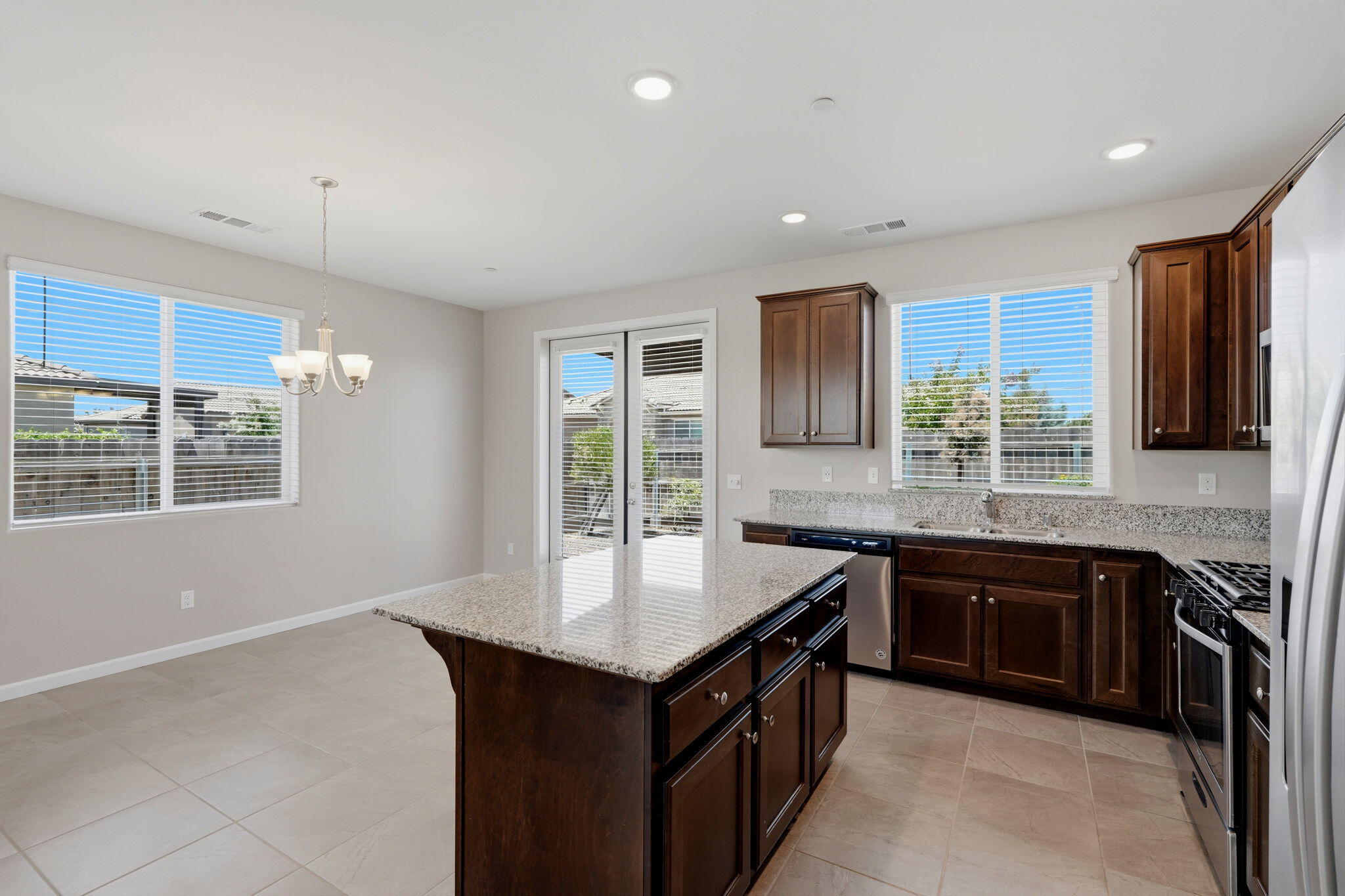 4520 W Flagstaff Ave, Visalia, CA 93291