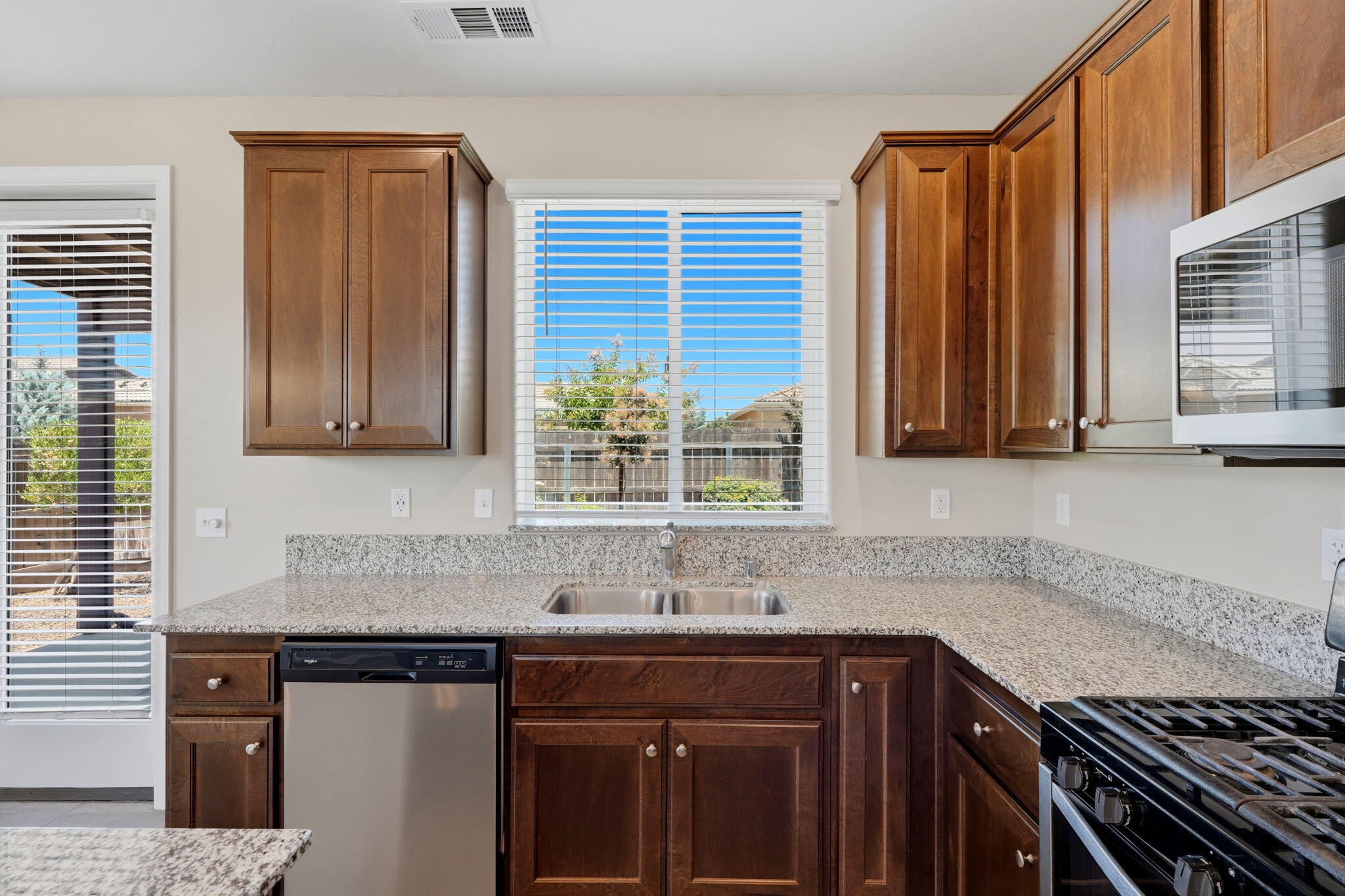 4520 W Flagstaff Ave, Visalia, CA 93291