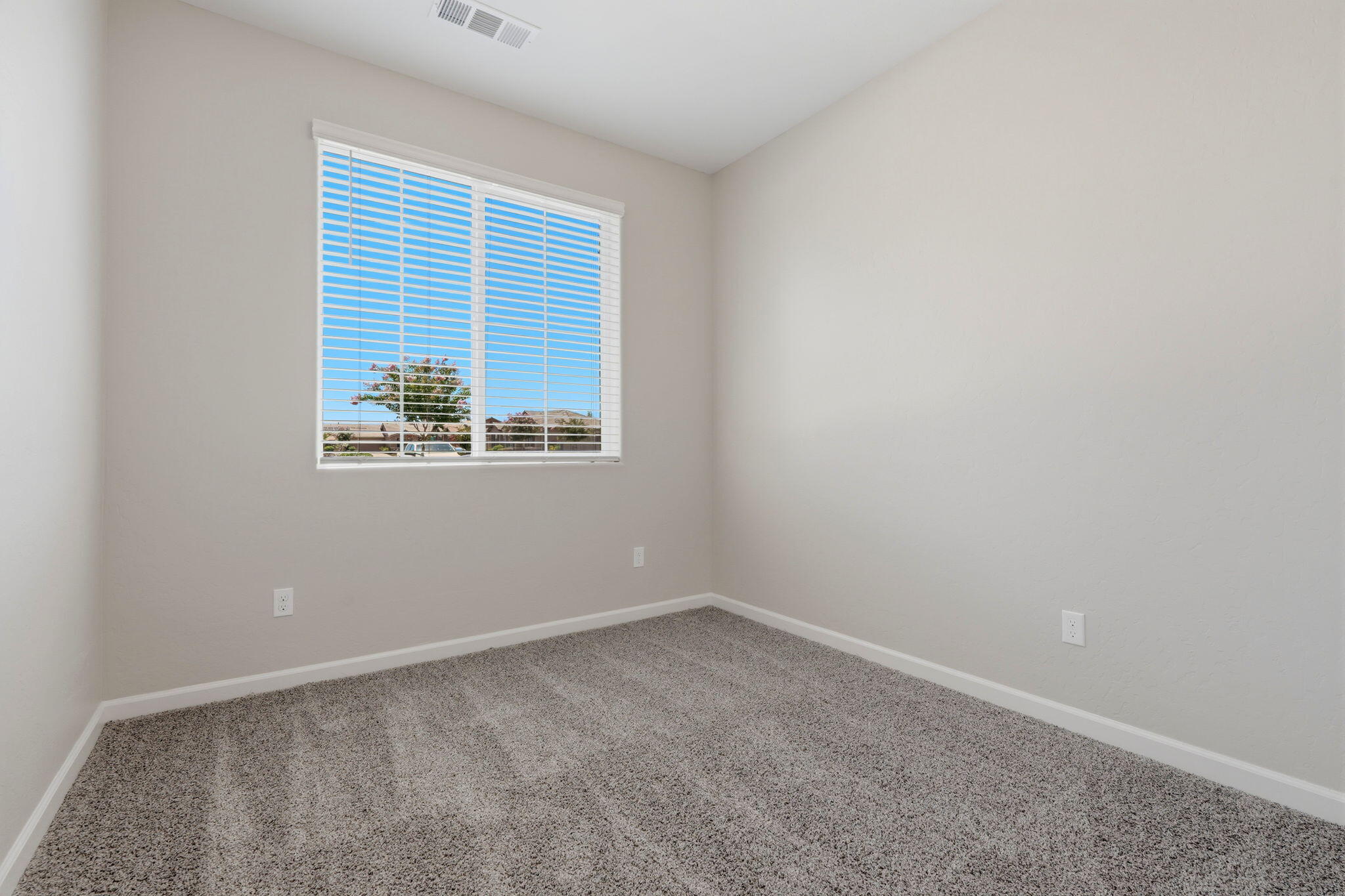 4520 W Flagstaff Ave, Visalia, CA 93291