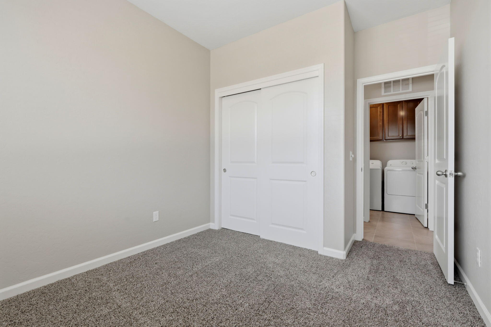 4520 W Flagstaff Ave, Visalia, CA 93291