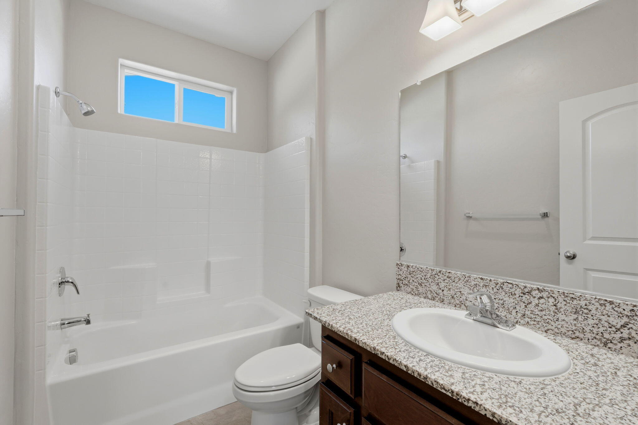 4520 W Flagstaff Ave, Visalia, CA 93291