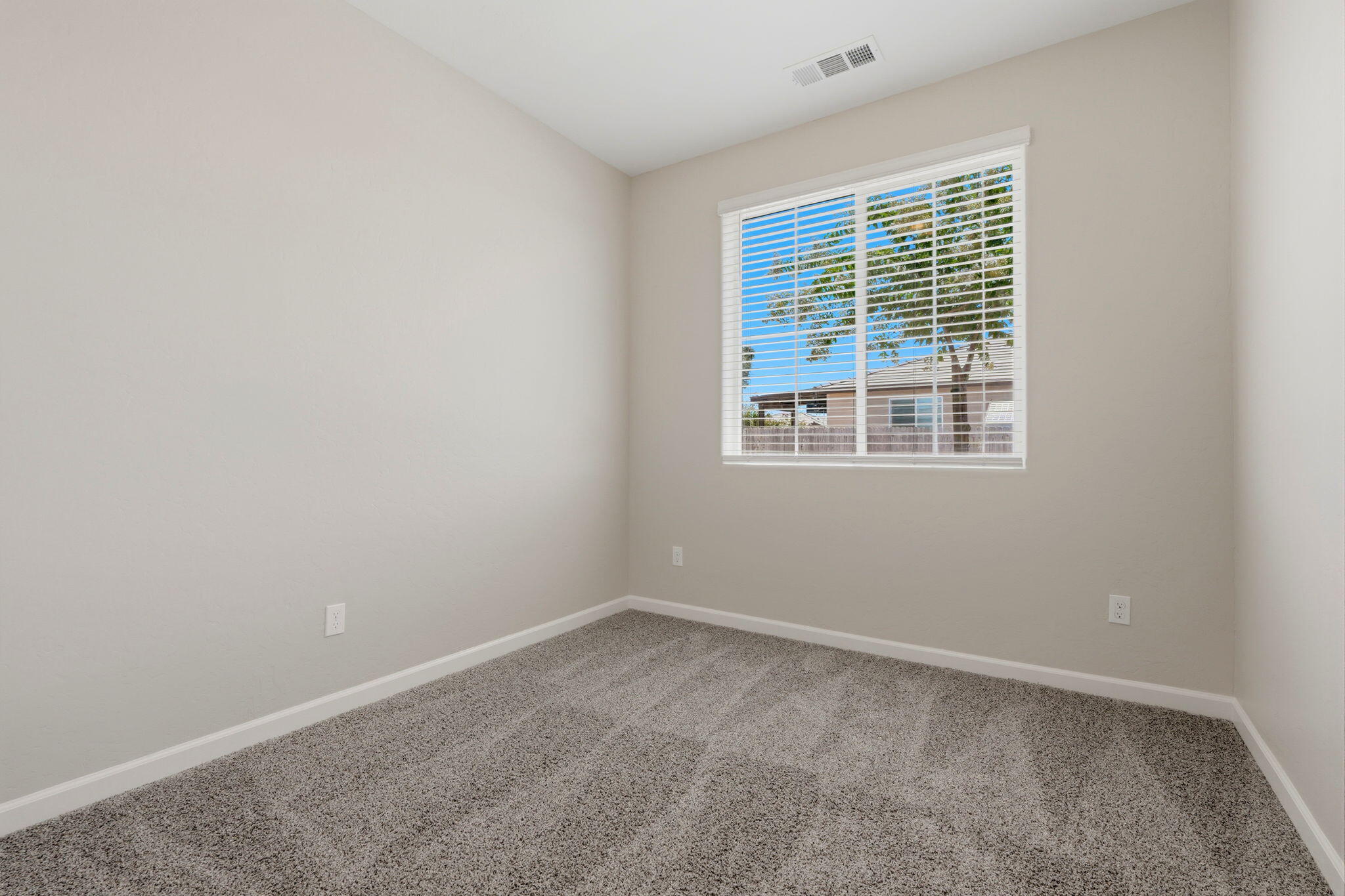 4520 W Flagstaff Ave, Visalia, CA 93291