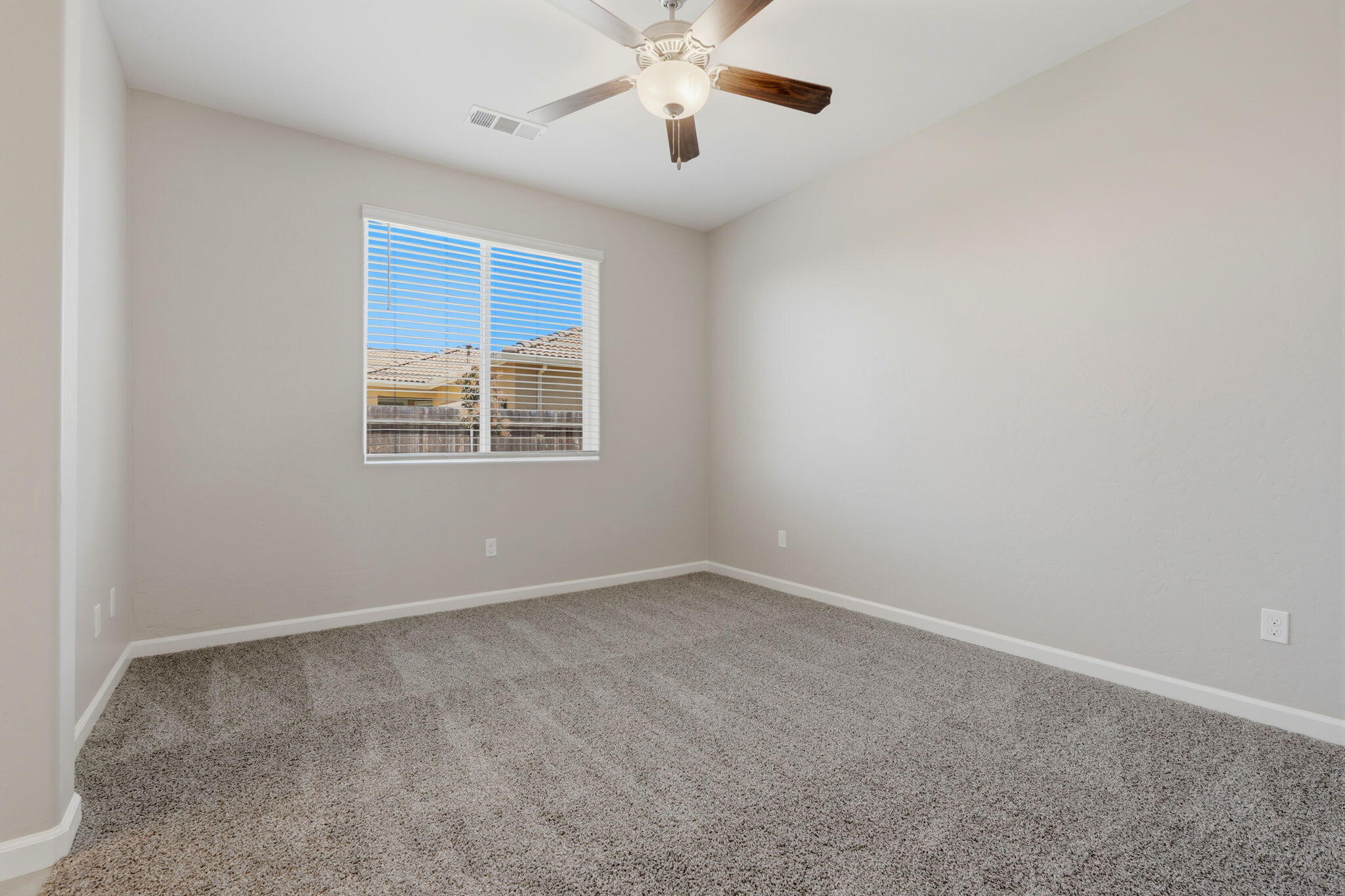 4520 W Flagstaff Ave, Visalia, CA 93291