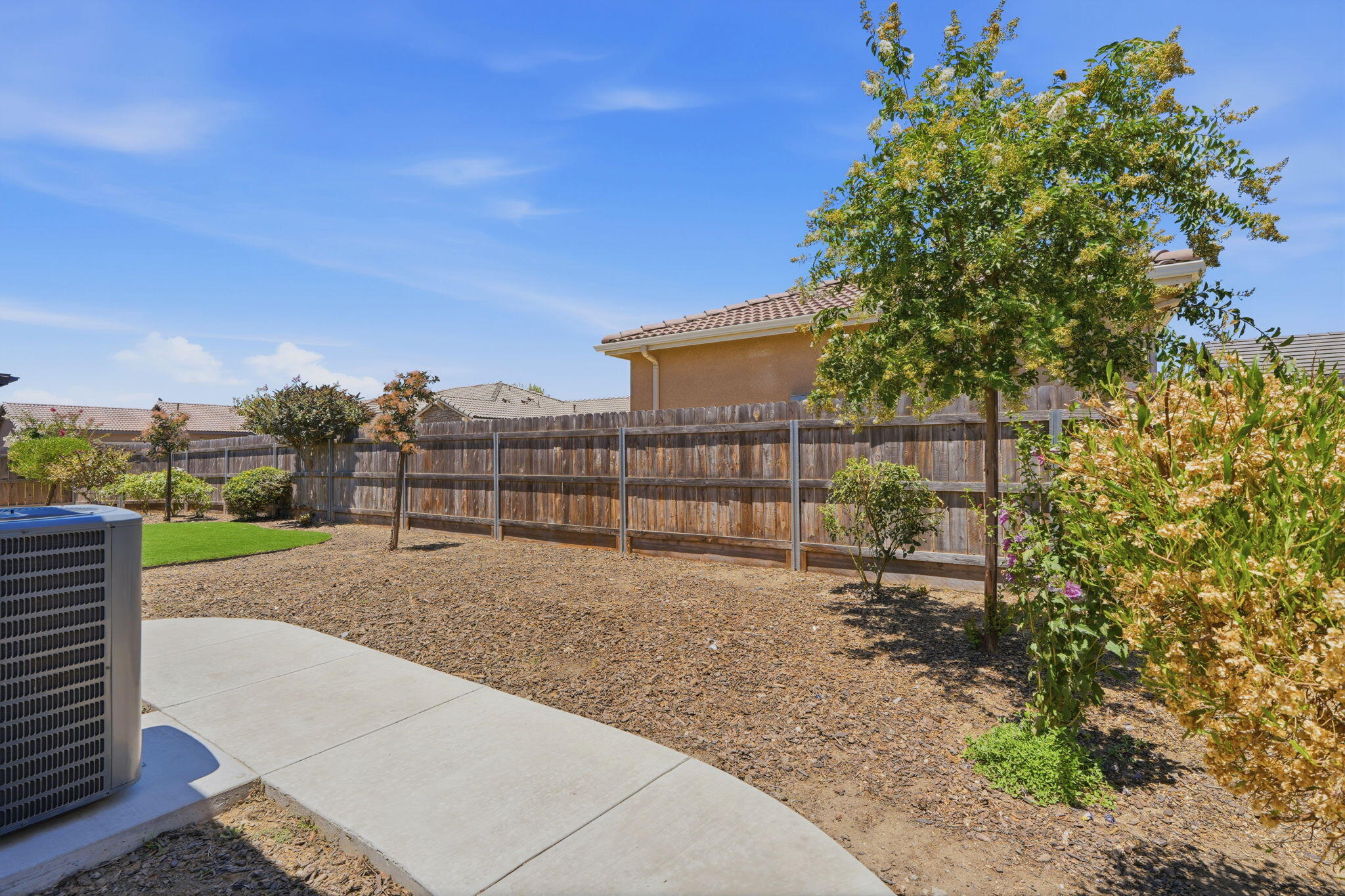 4520 W Flagstaff Ave, Visalia, CA 93291