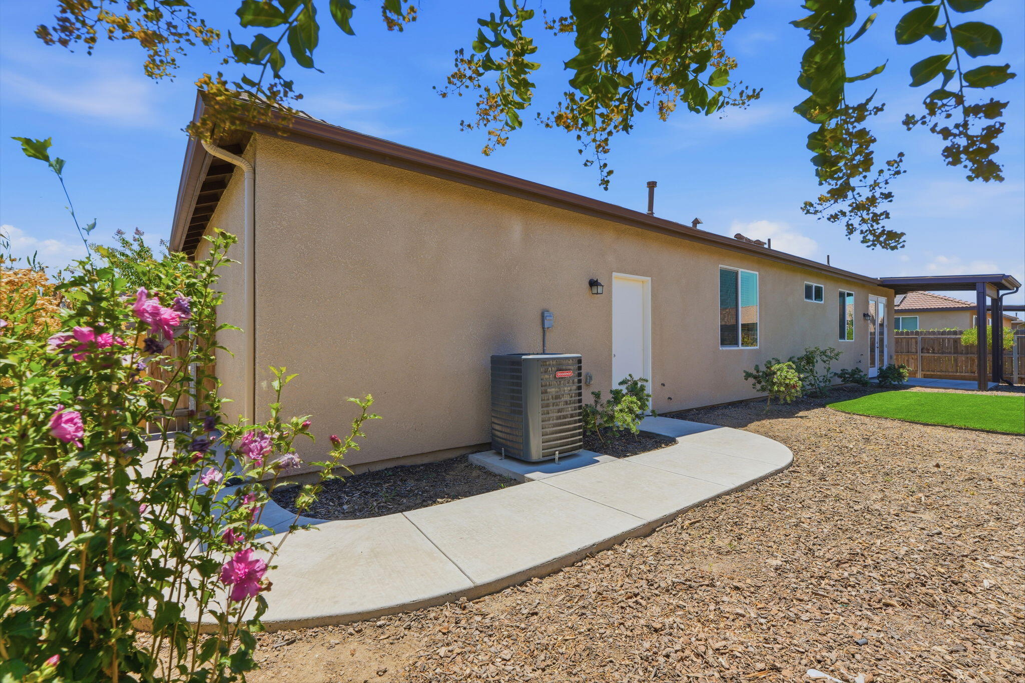 4520 W Flagstaff Ave, Visalia, CA 93291