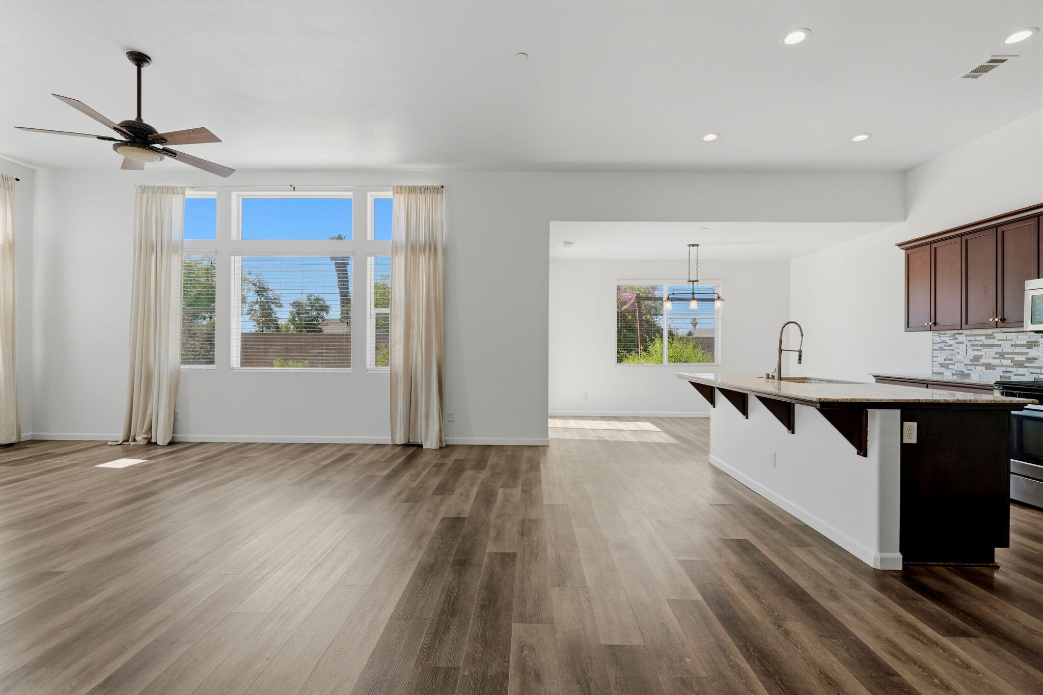 1361 Hoover Way, Hanford, CA 93230
