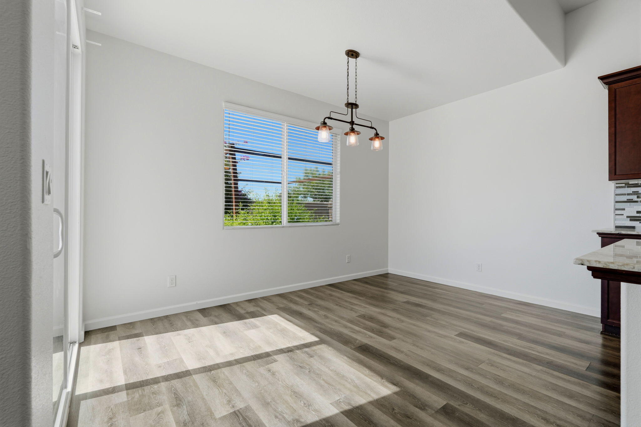 1361 Hoover Way, Hanford, CA 93230