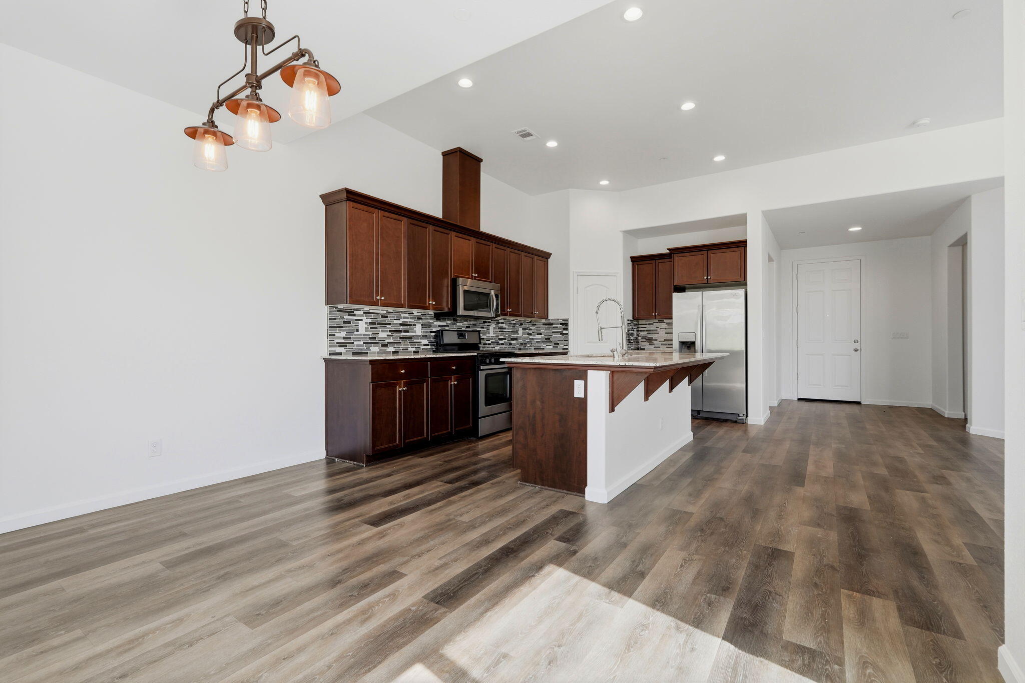 1361 Hoover Way, Hanford, CA 93230
