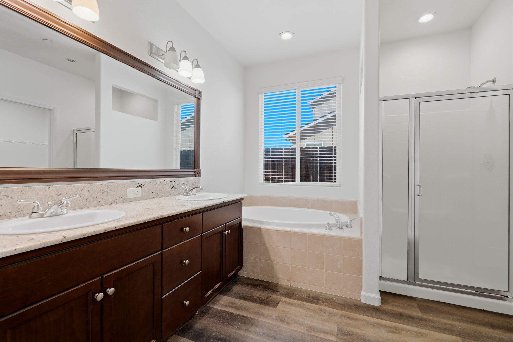 1361 Hoover Way, Hanford, CA 93230