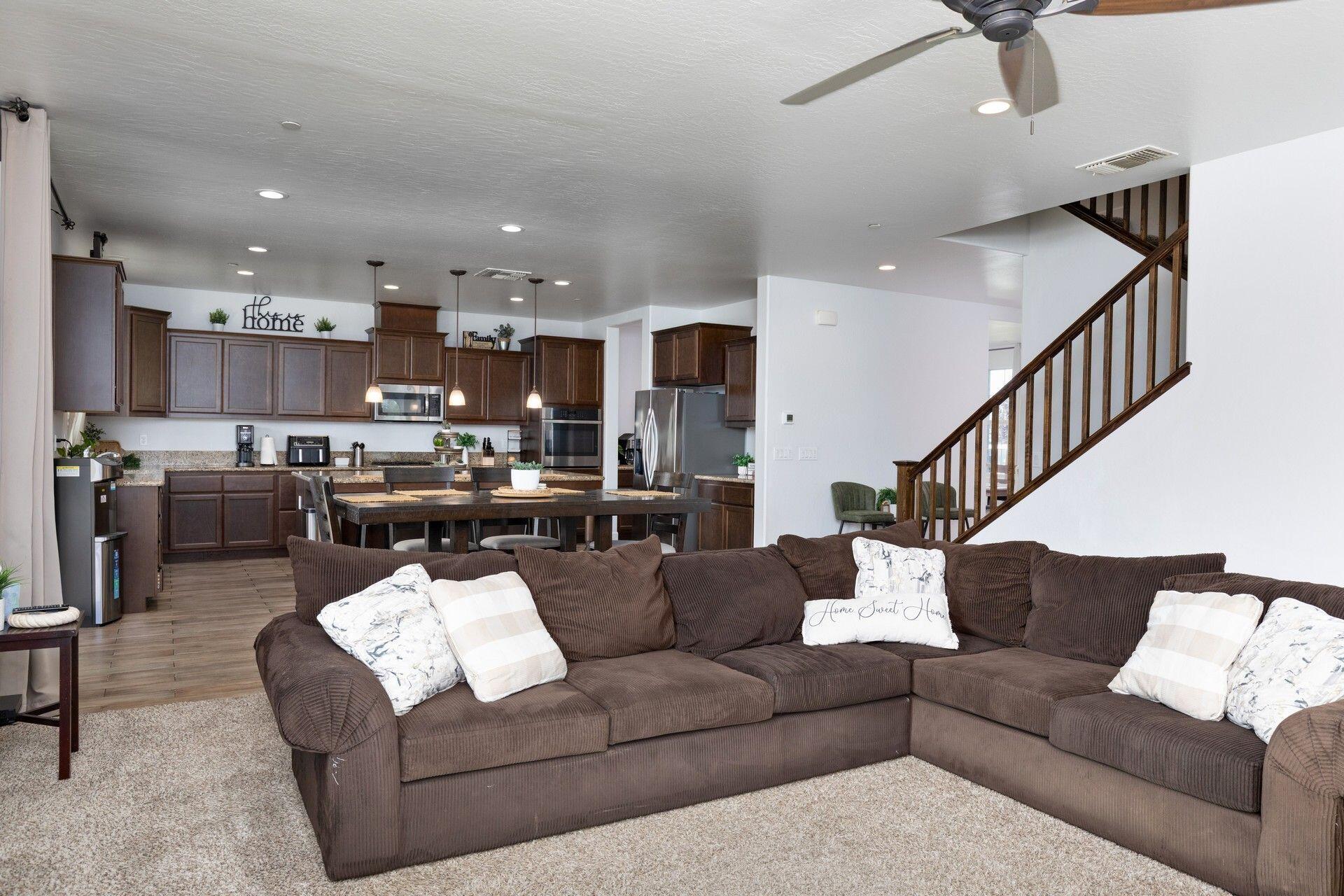 1140 Ridge Creek Estates Way, Dinuba, CA 93618