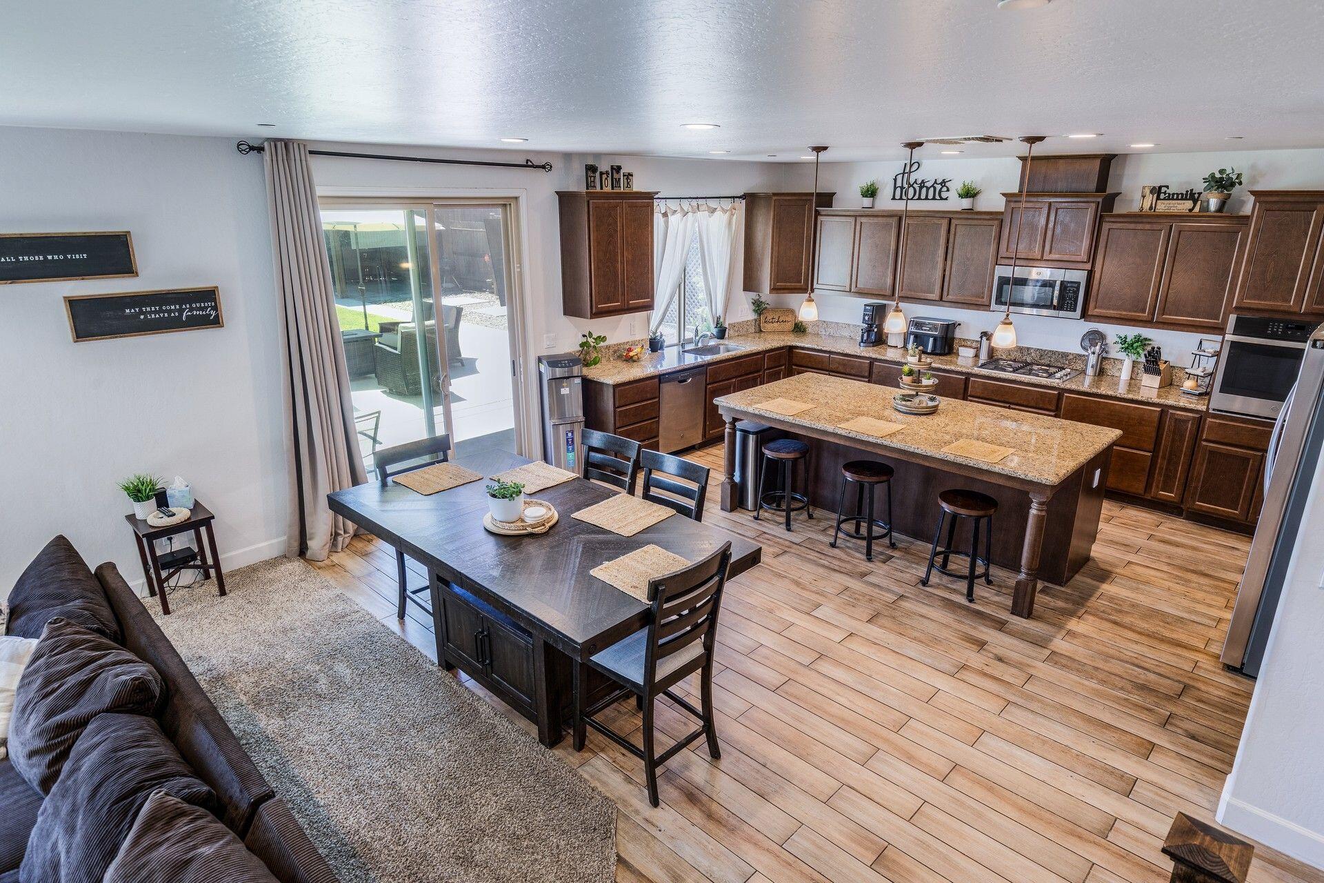1140 Ridge Creek Estates Way, Dinuba, CA 93618
