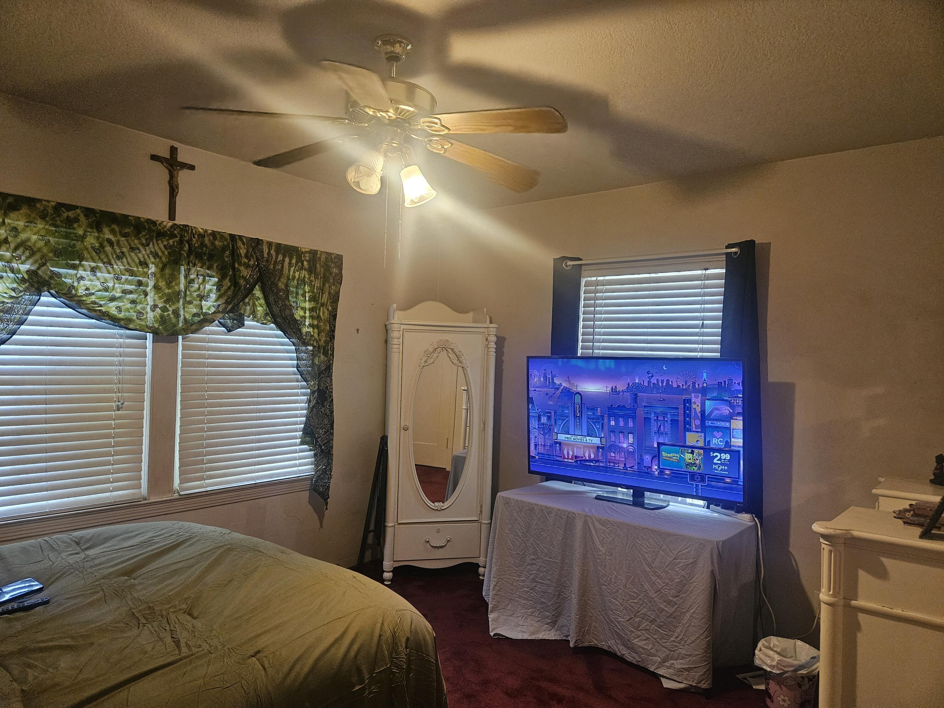 2130 Floral Ave, Selma, CA 93662